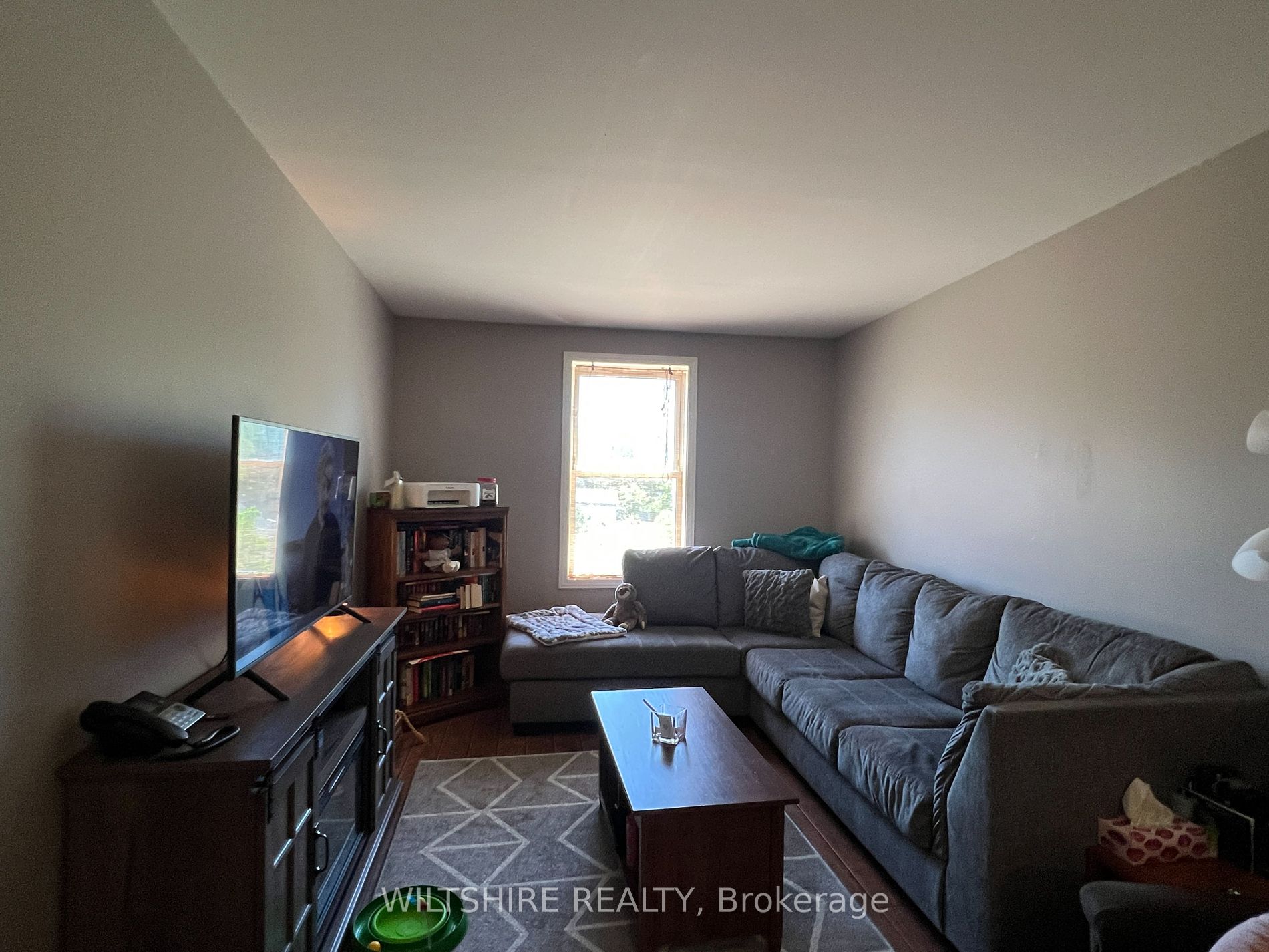 407 Main Street E