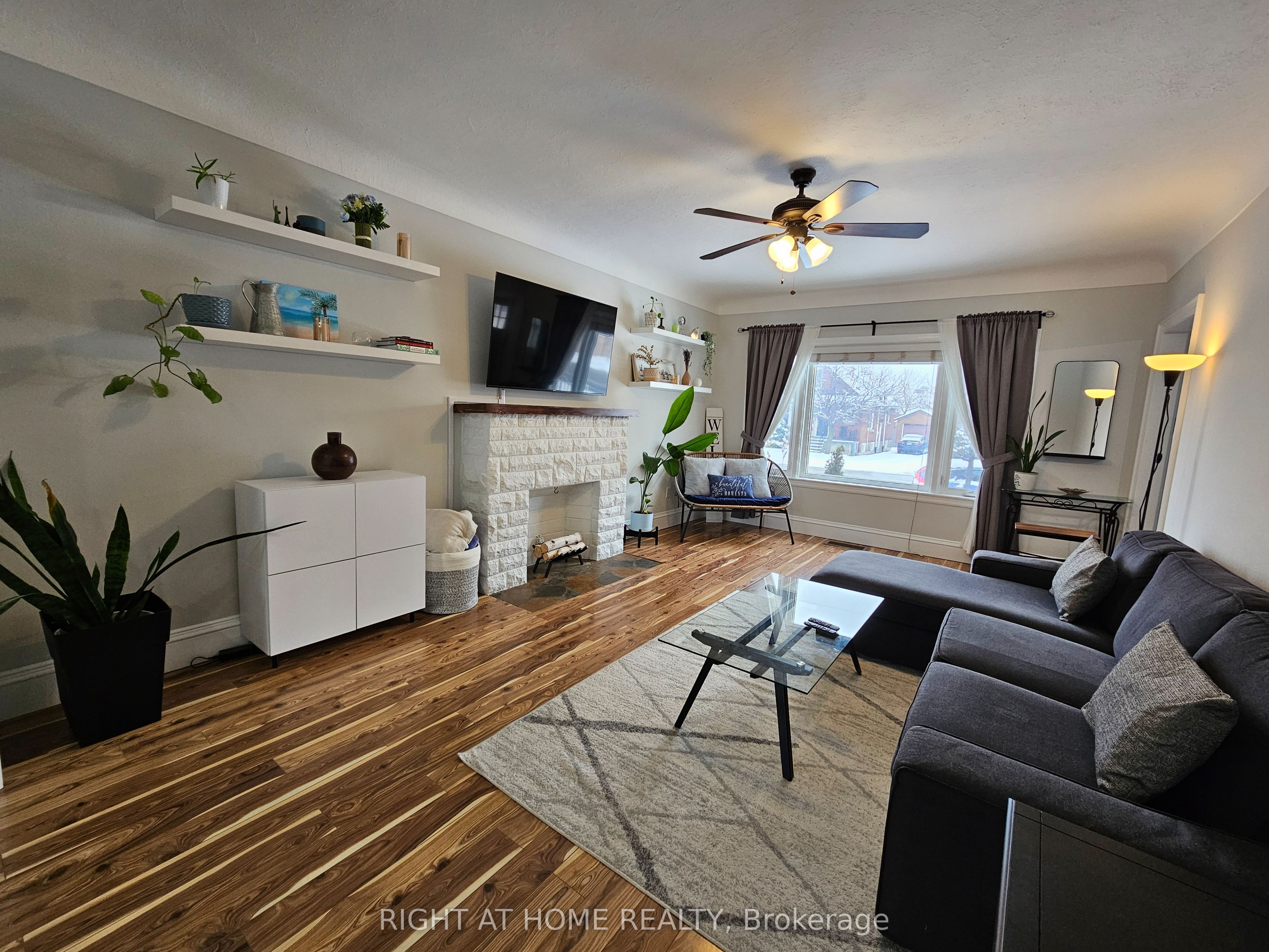 214 Kenilworth Avenue S