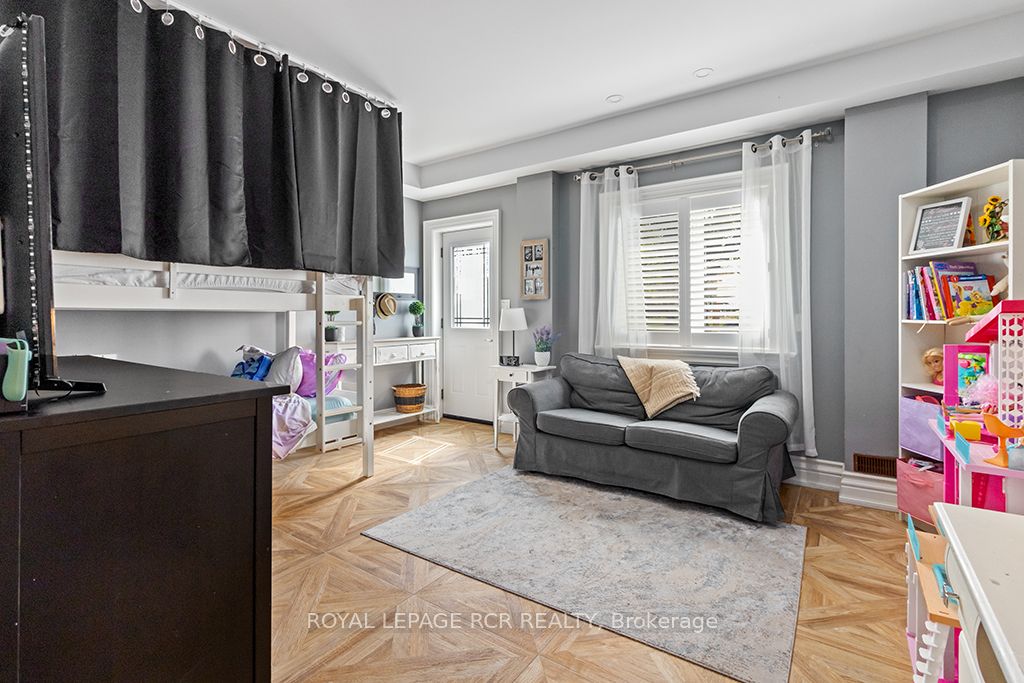5680 Wellington Road 23