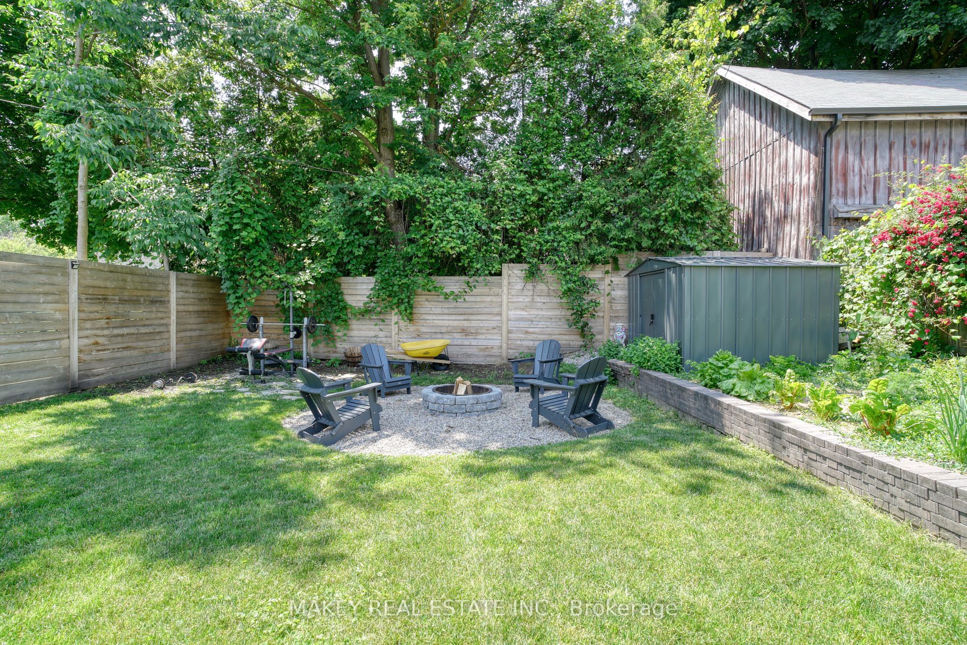 32 Chisholm Street