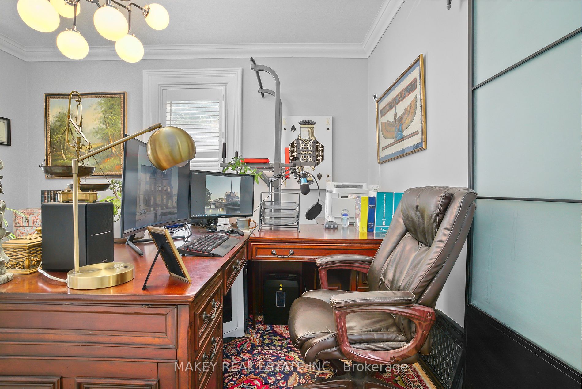 32 Chisholm Street