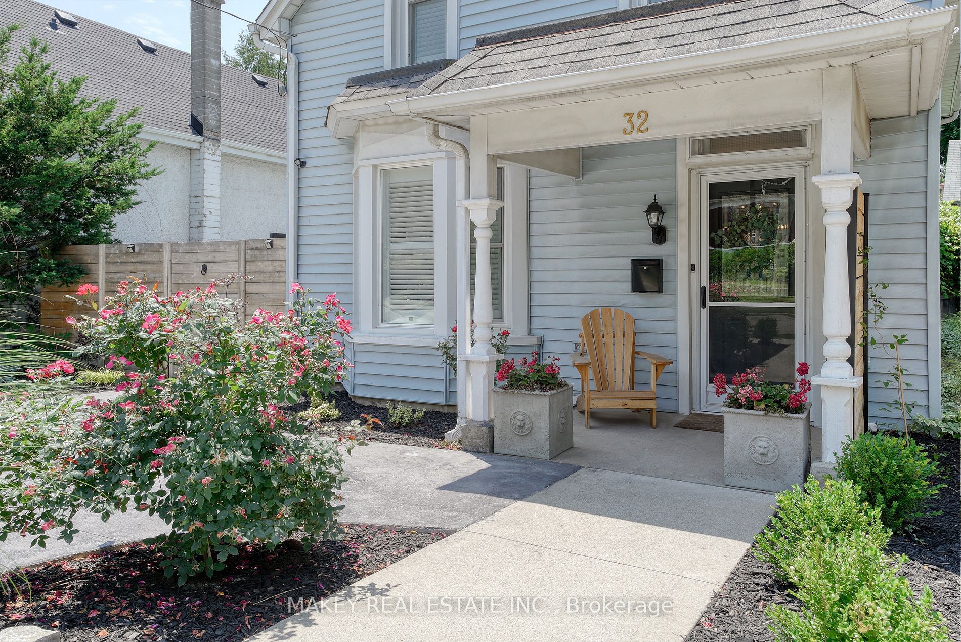 32 Chisholm Street