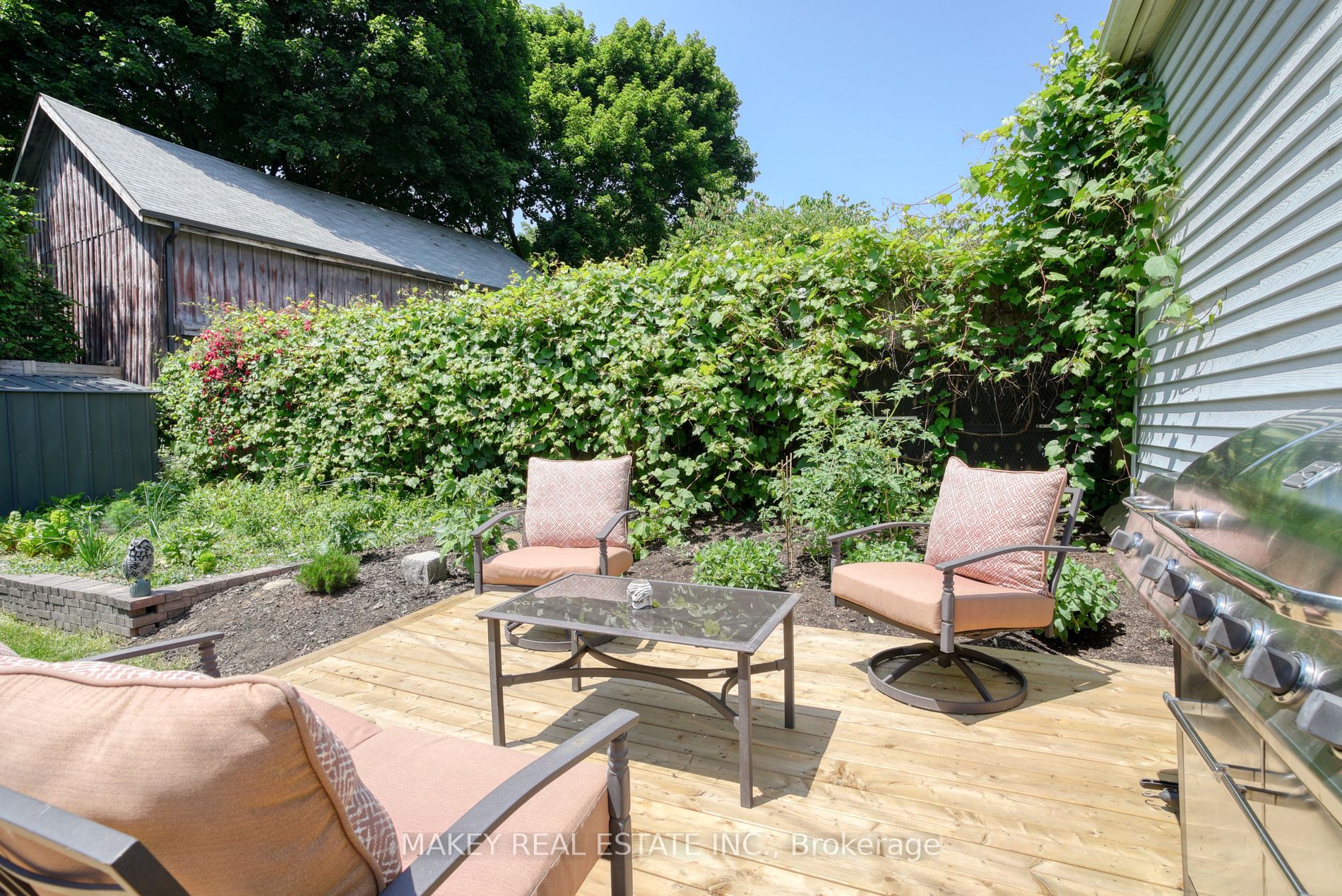 32 Chisholm Street