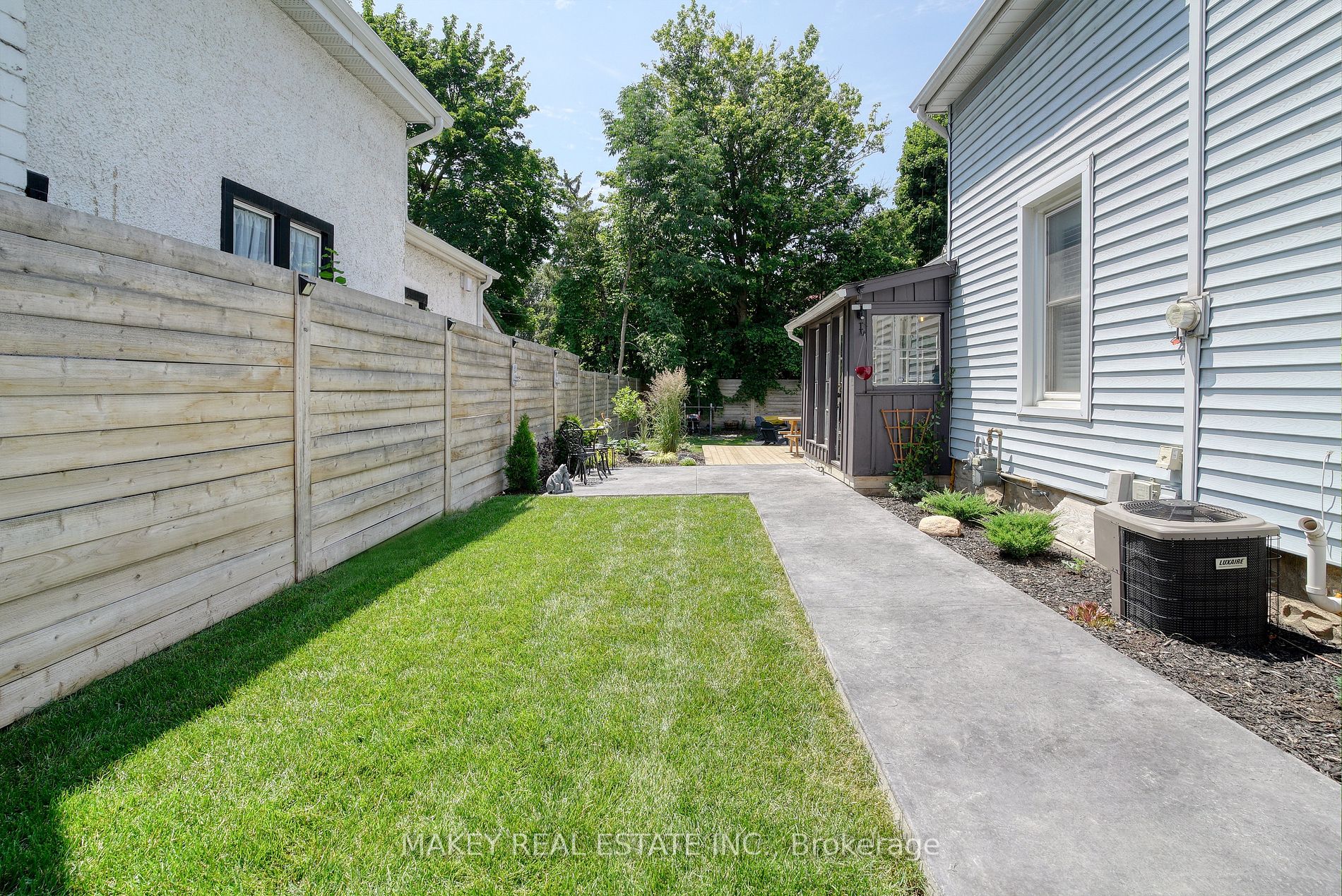 32 Chisholm Street