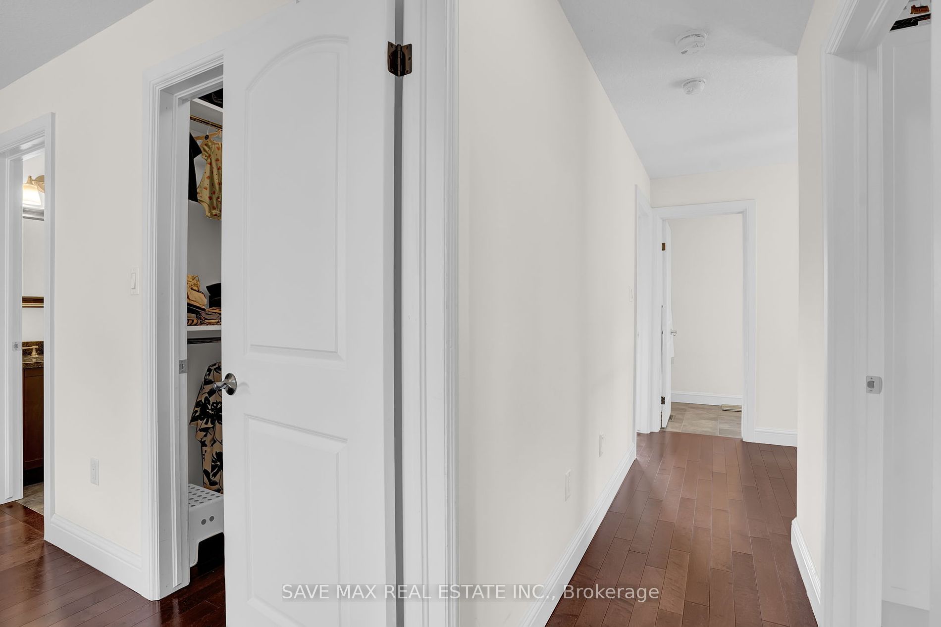 17 Lagoon Avenue