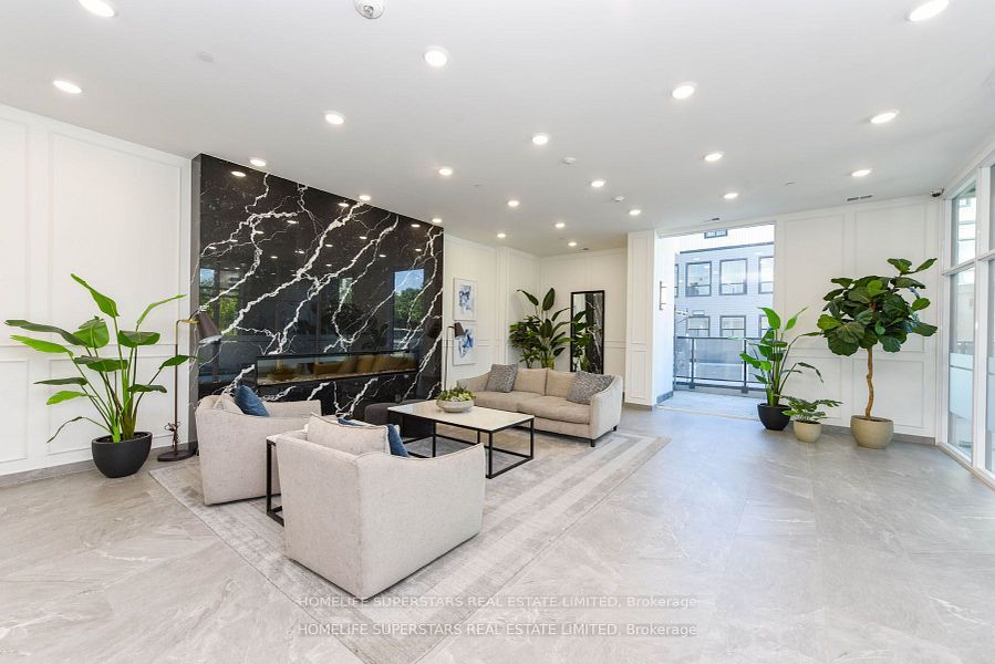 71 Wyndham Street S #403