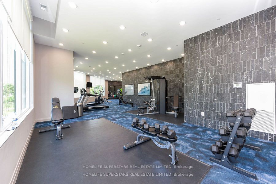 71 Wyndham Street S #403