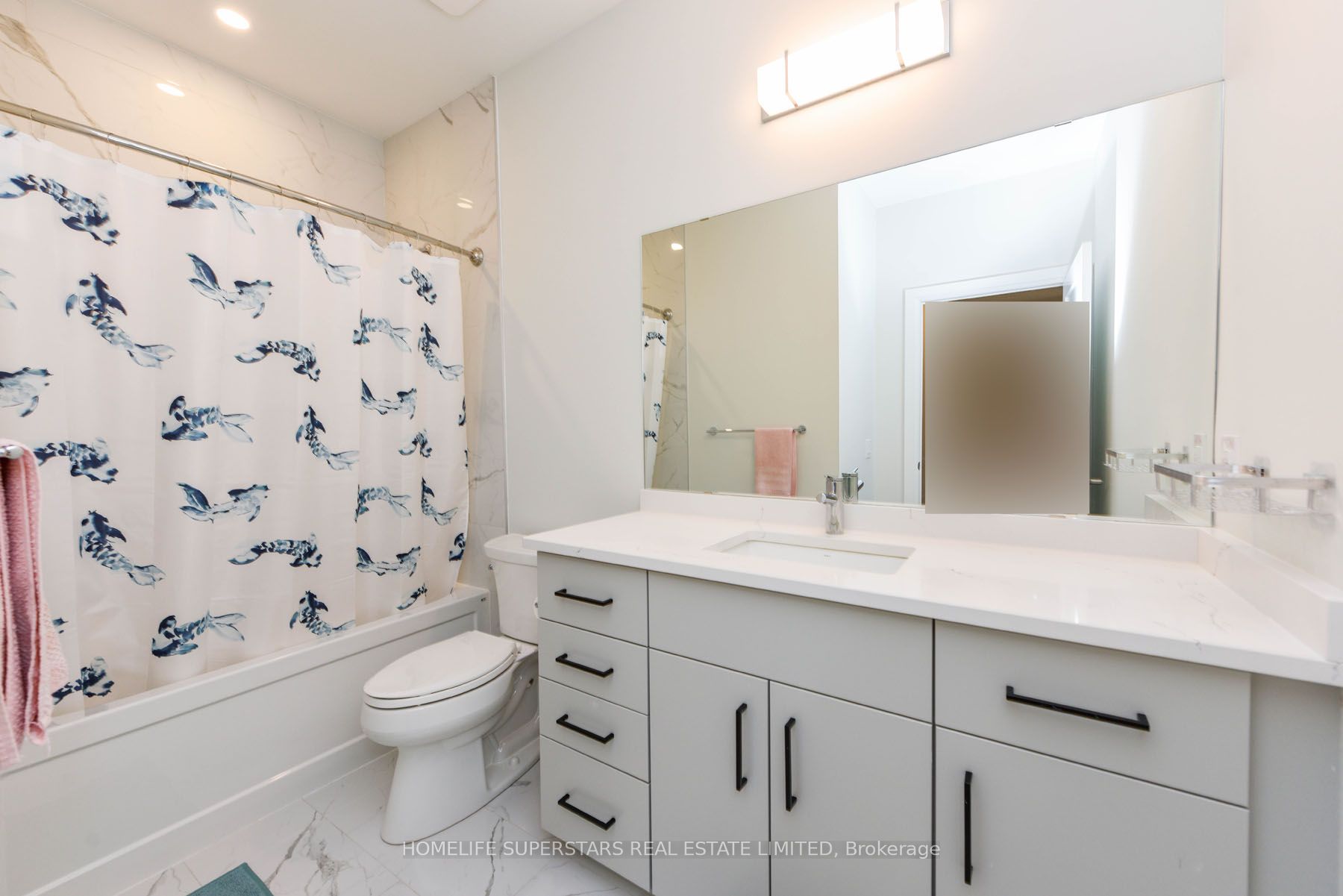 71 Wyndham Street S #403