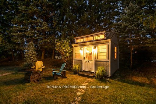 114 Lakeshore Road W