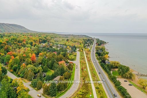 114 Lakeshore Road W