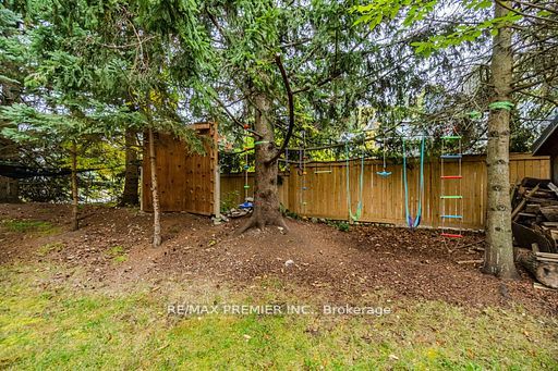 114 Lakeshore Road W