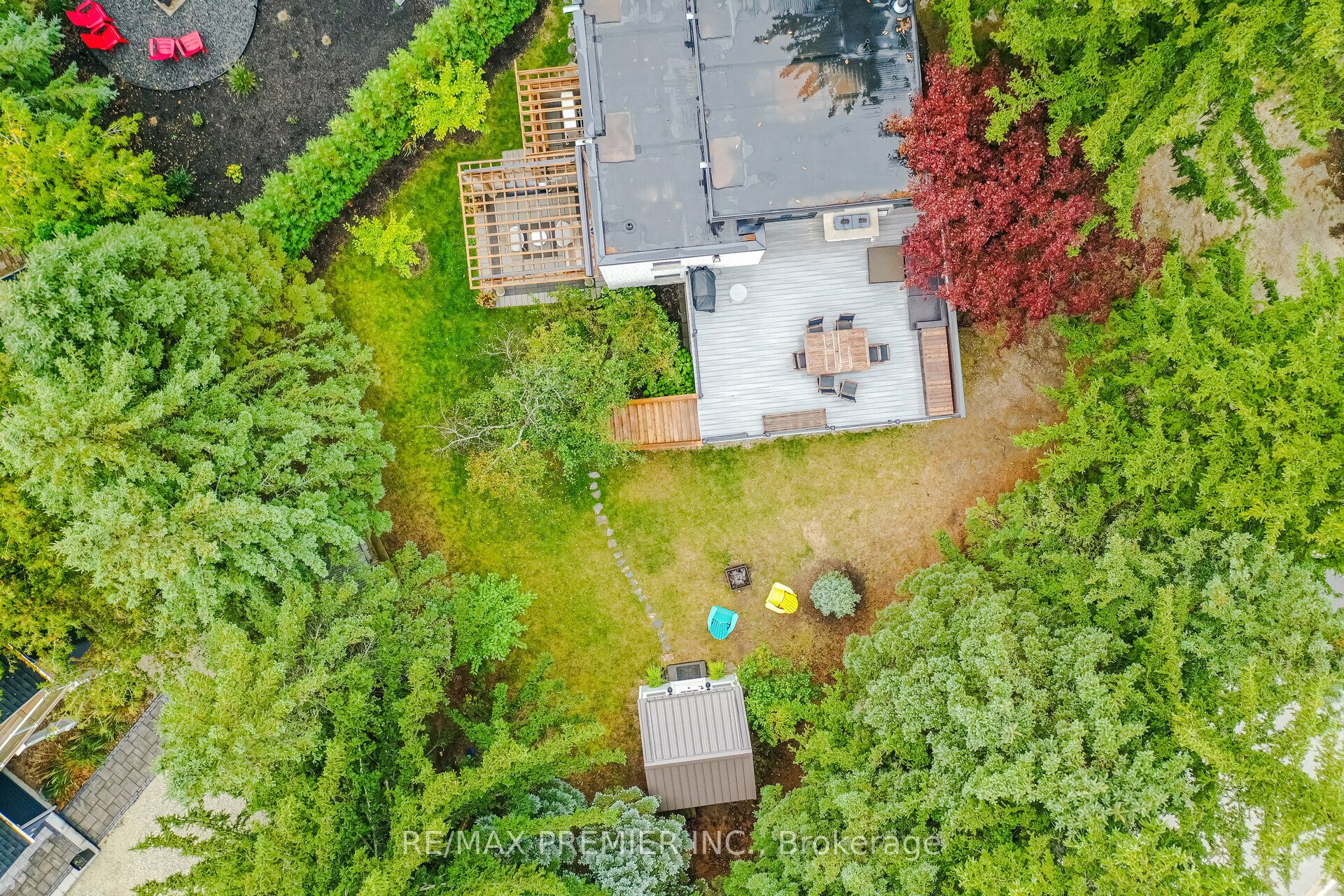 114 Lakeshore Road W