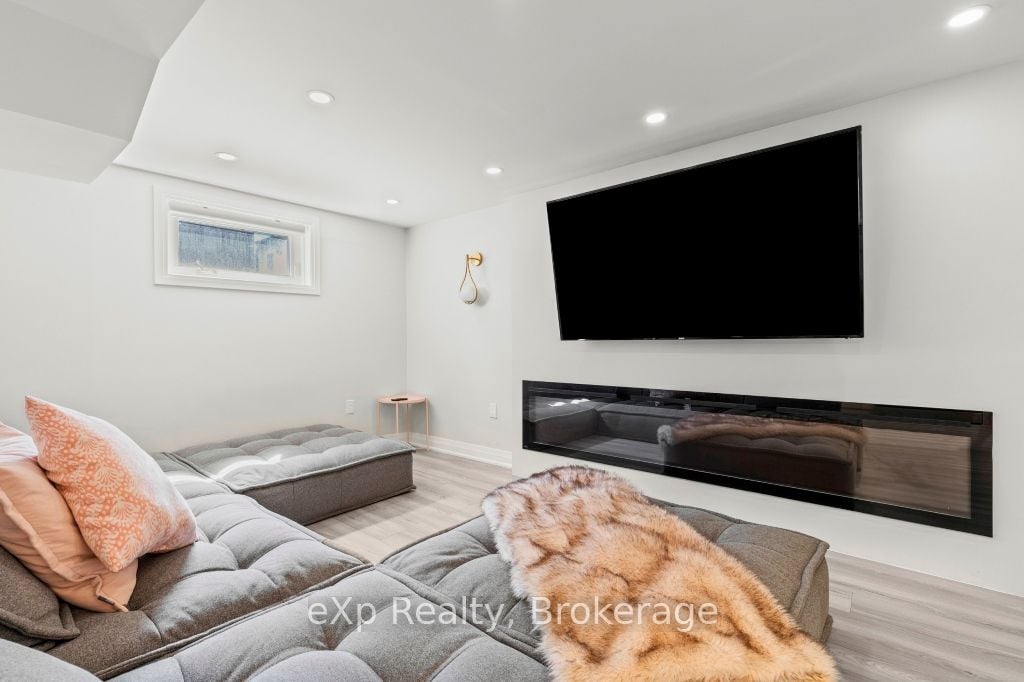 1329 Niagara Stone Road