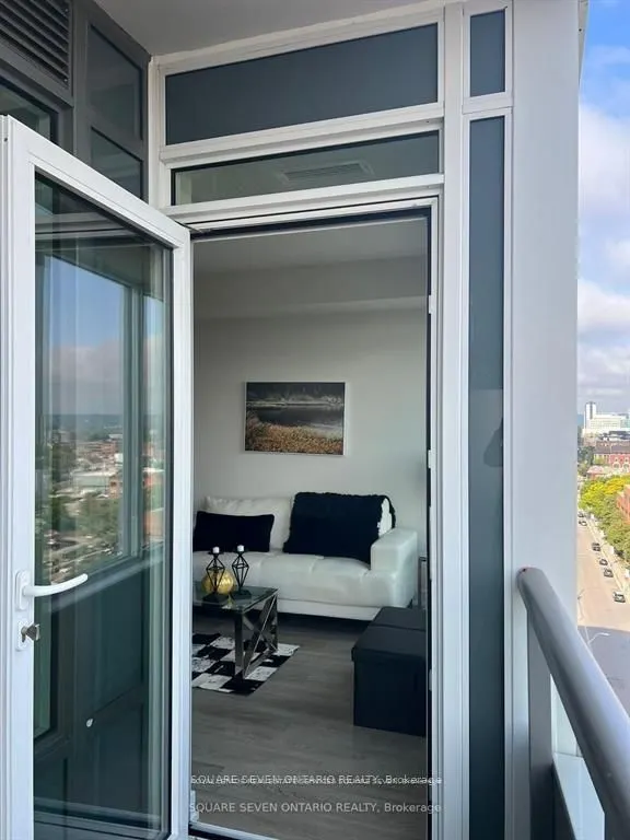 212 King William Street, #1301