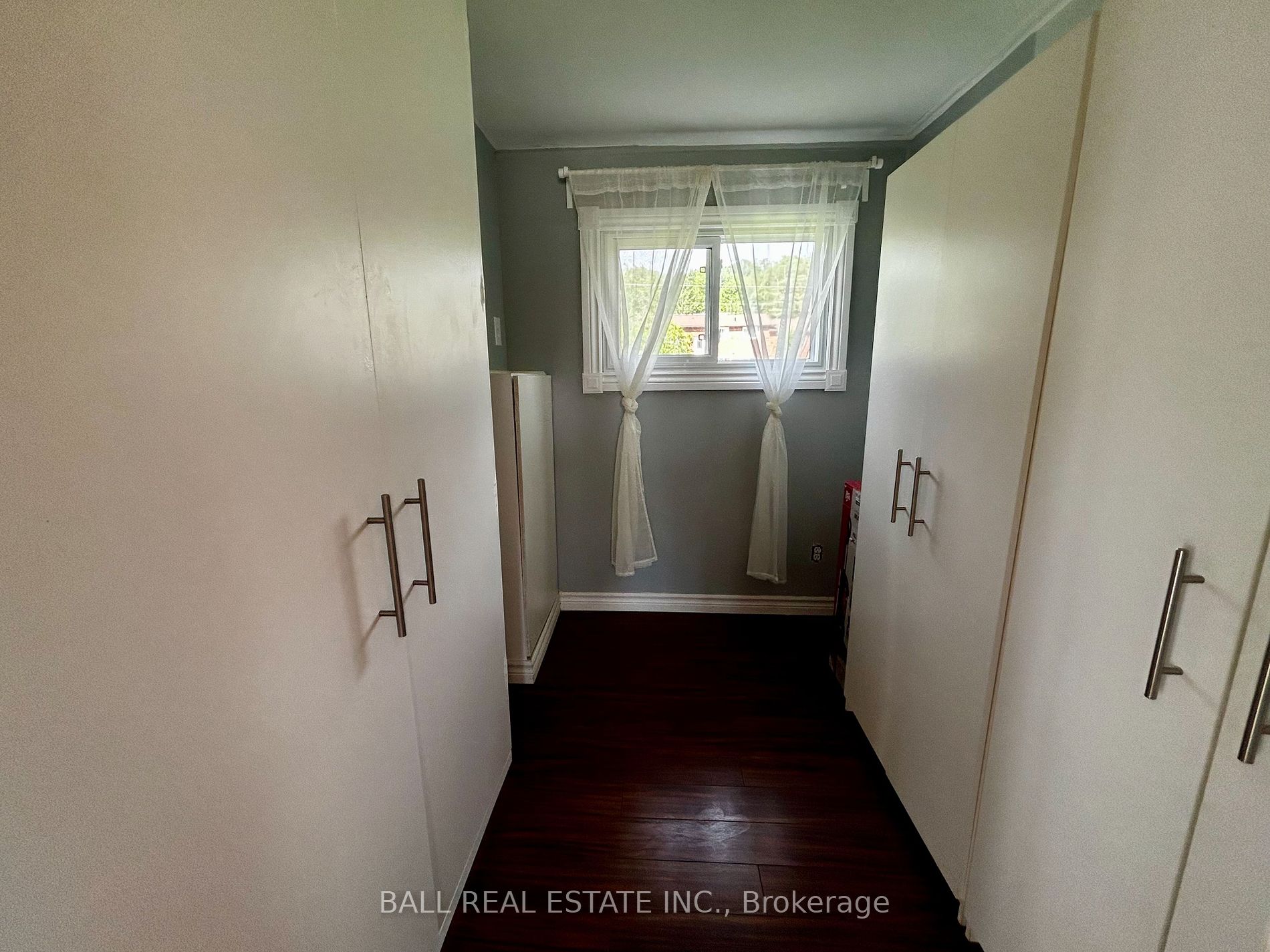 22 Lawrence Street N