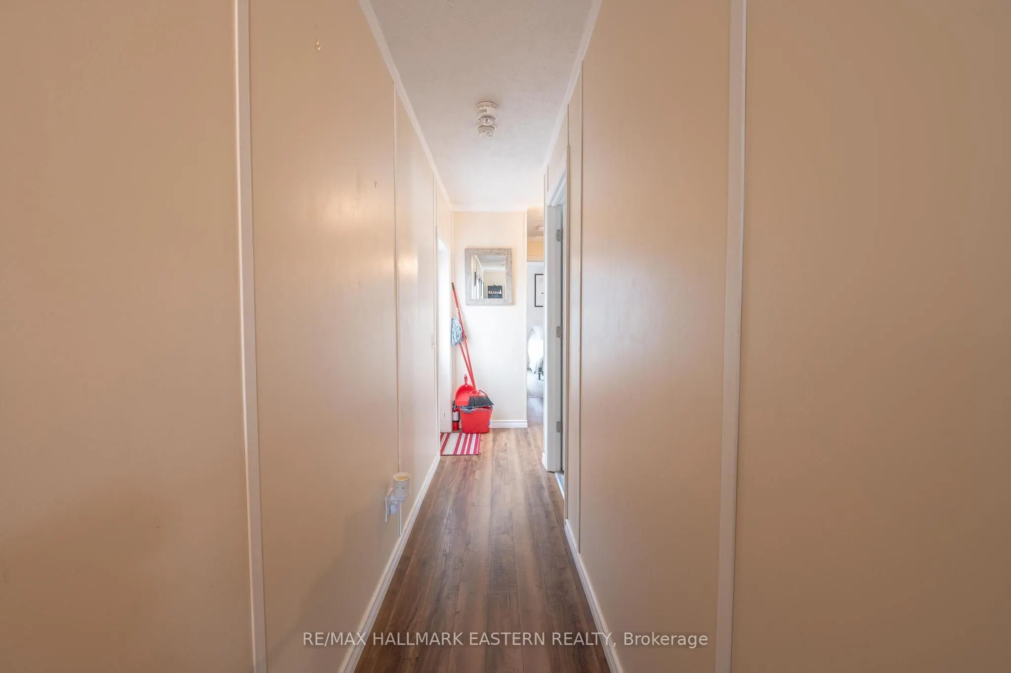 6 Hillview Drive