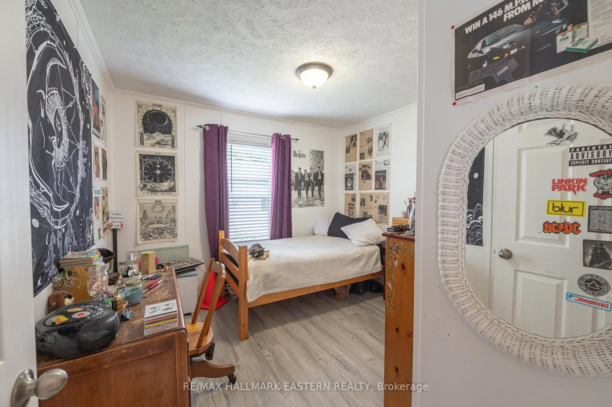 6 Hillview Drive