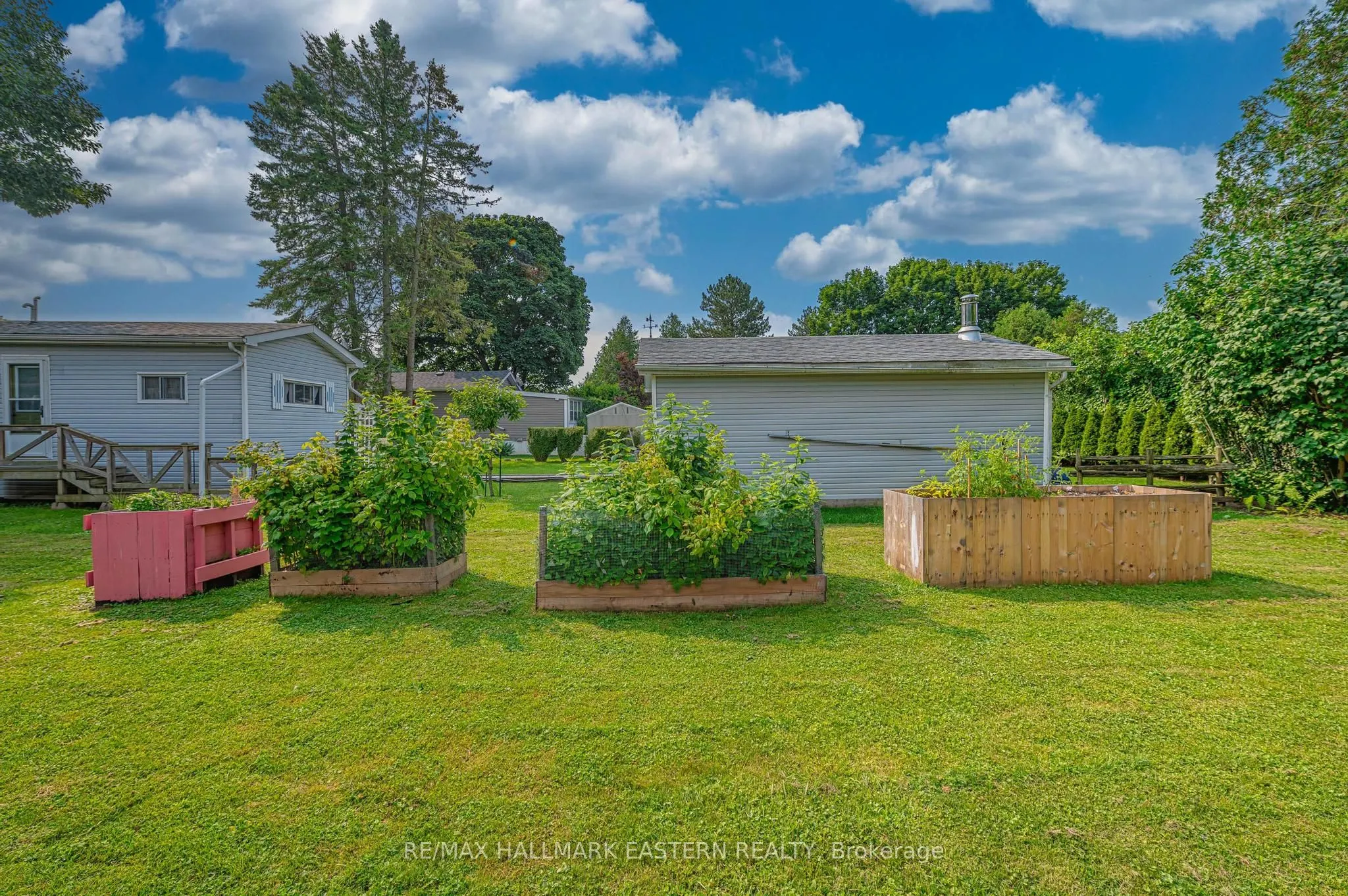 6 Hillview Drive