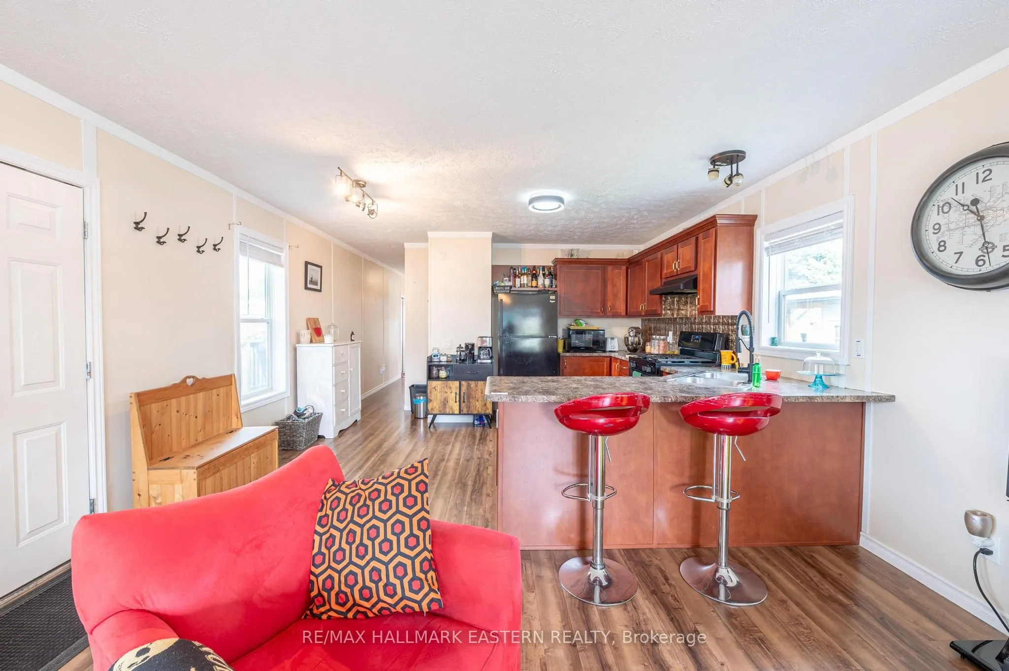 6 Hillview Drive