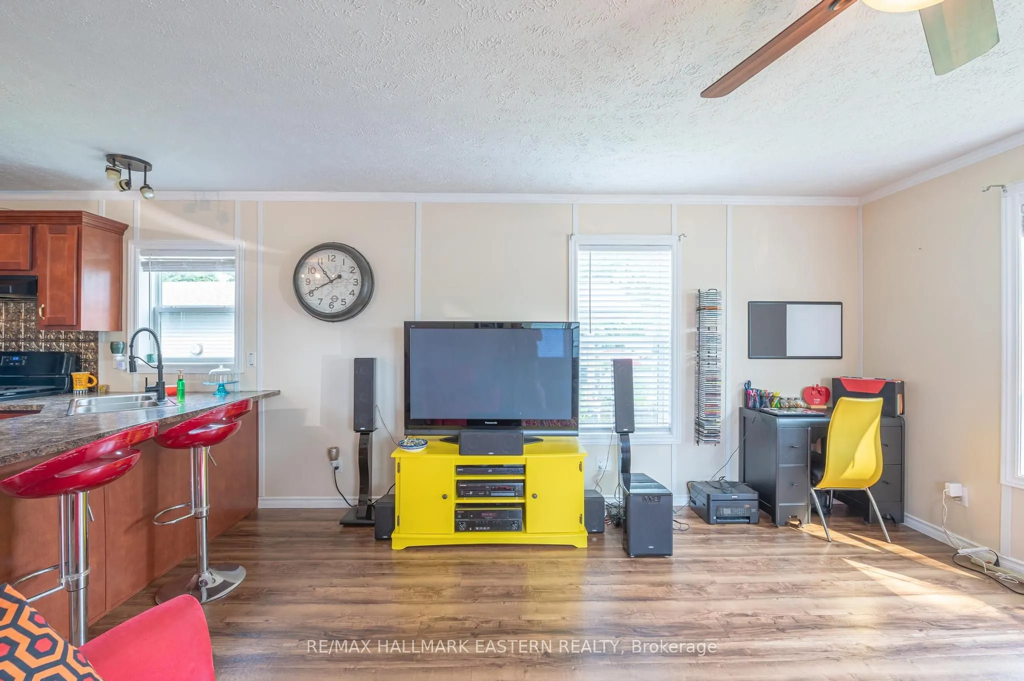 6 Hillview Drive