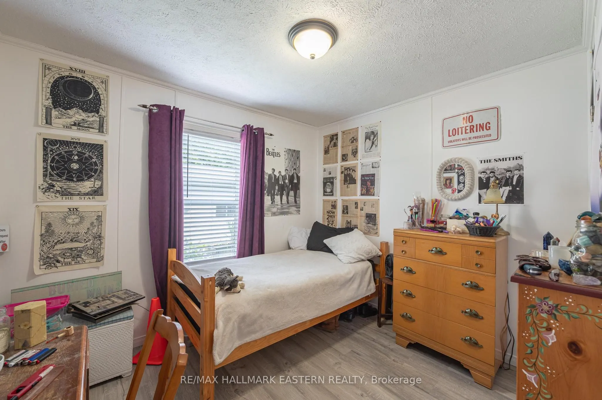 6 Hillview Drive