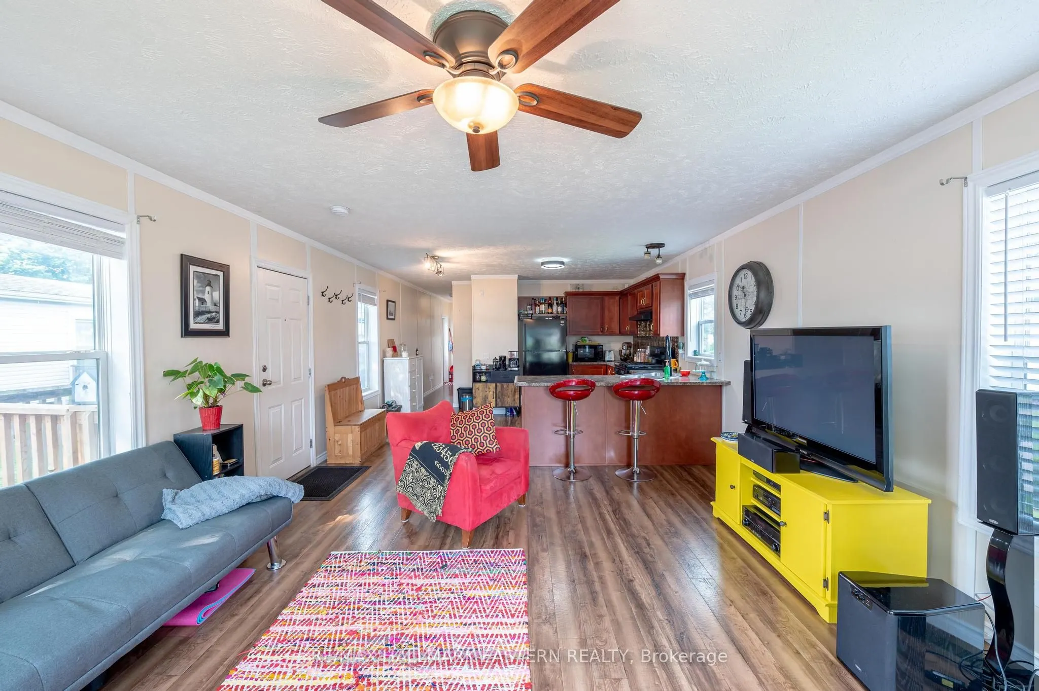 6 Hillview Drive