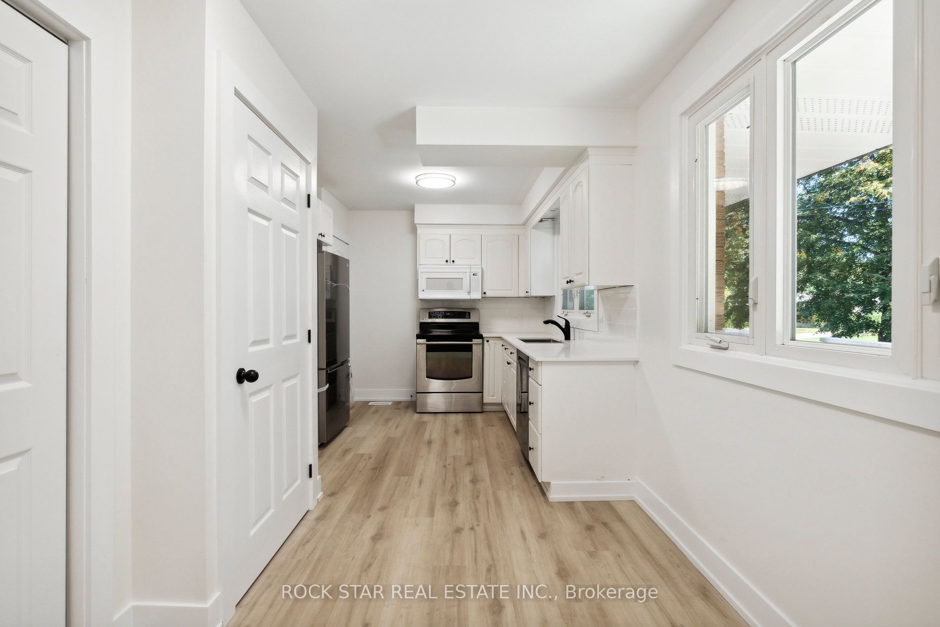 87 Leaside Drive #Upper
