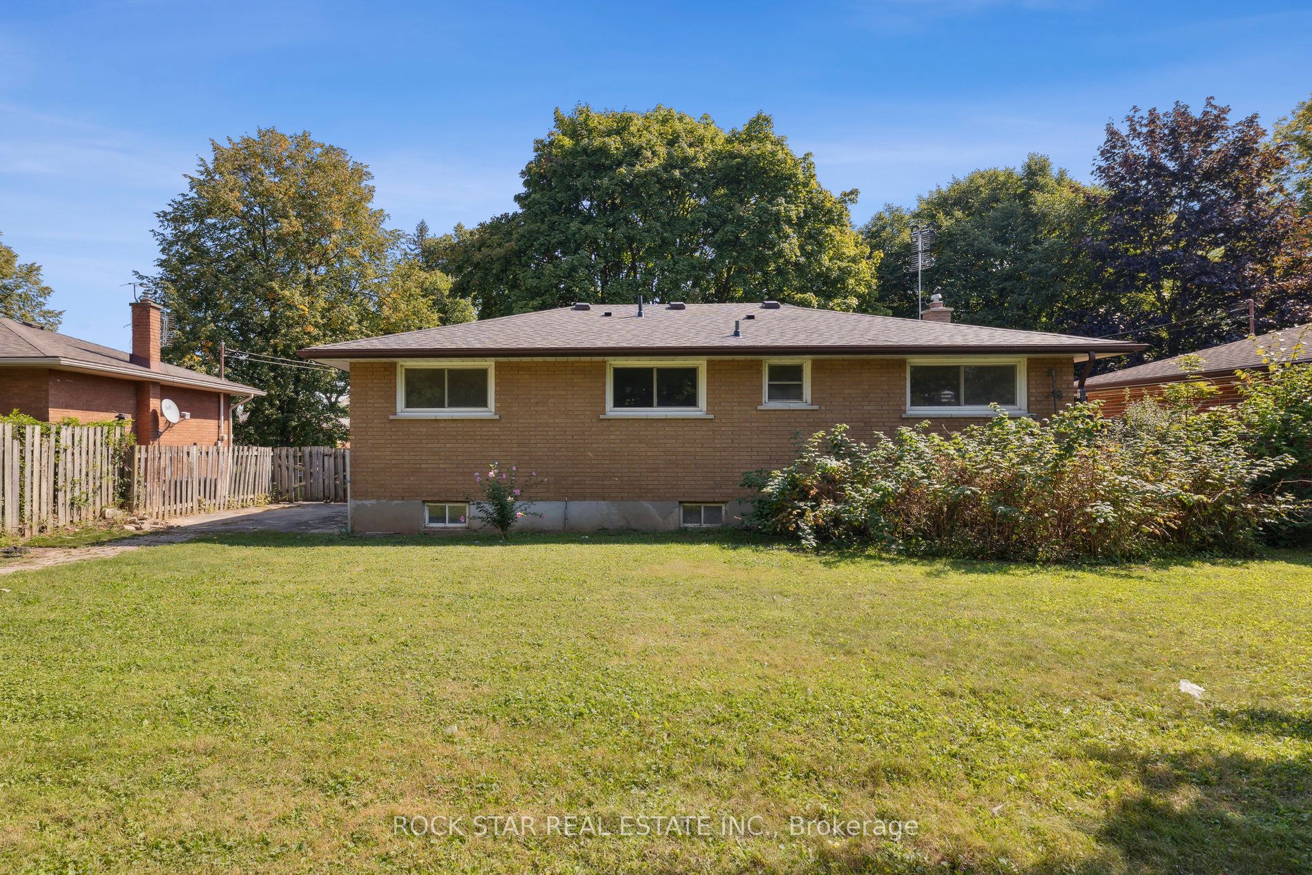 87 Leaside Drive #Upper