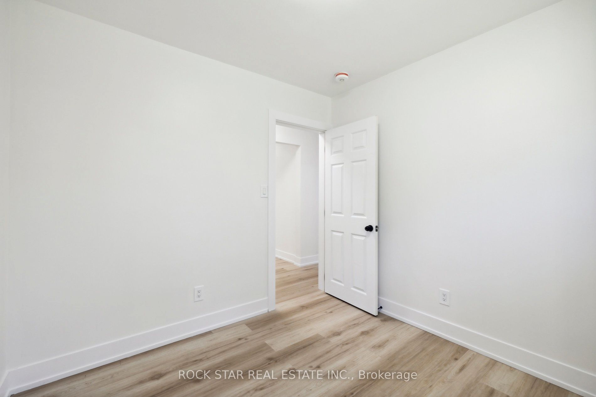 87 Leaside Drive #Upper