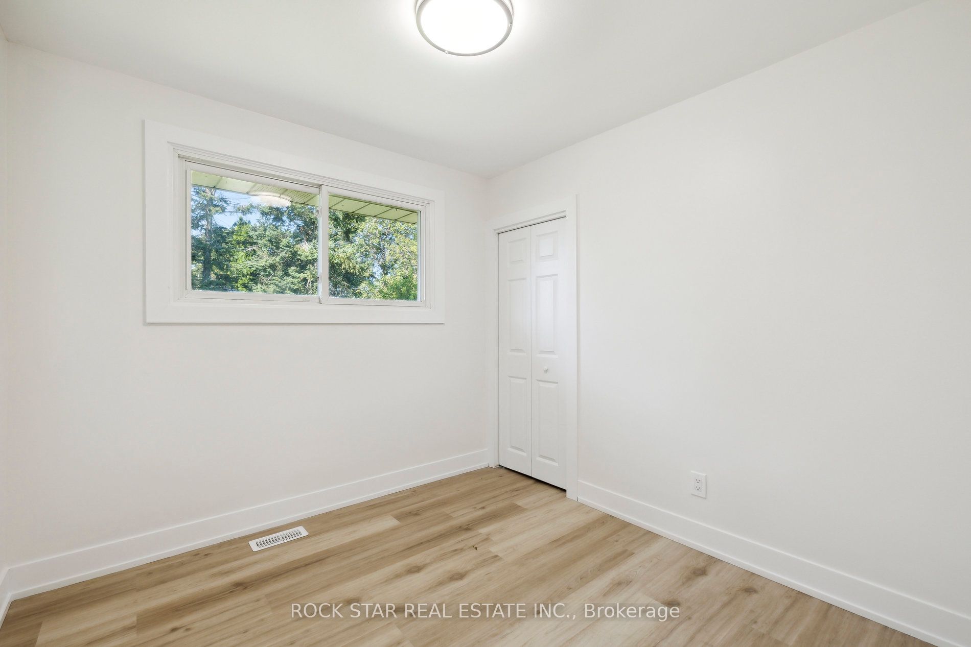 87 Leaside Drive #Upper