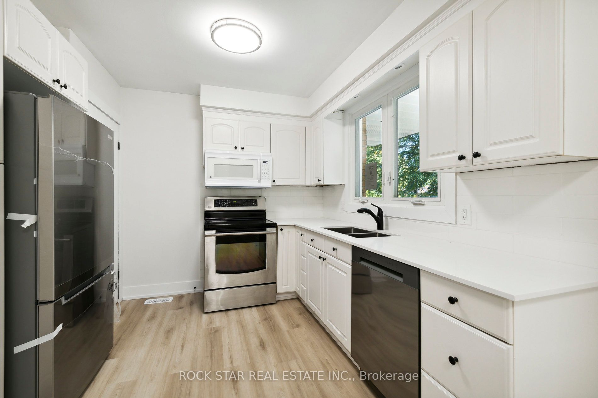 87 Leaside Drive #Upper