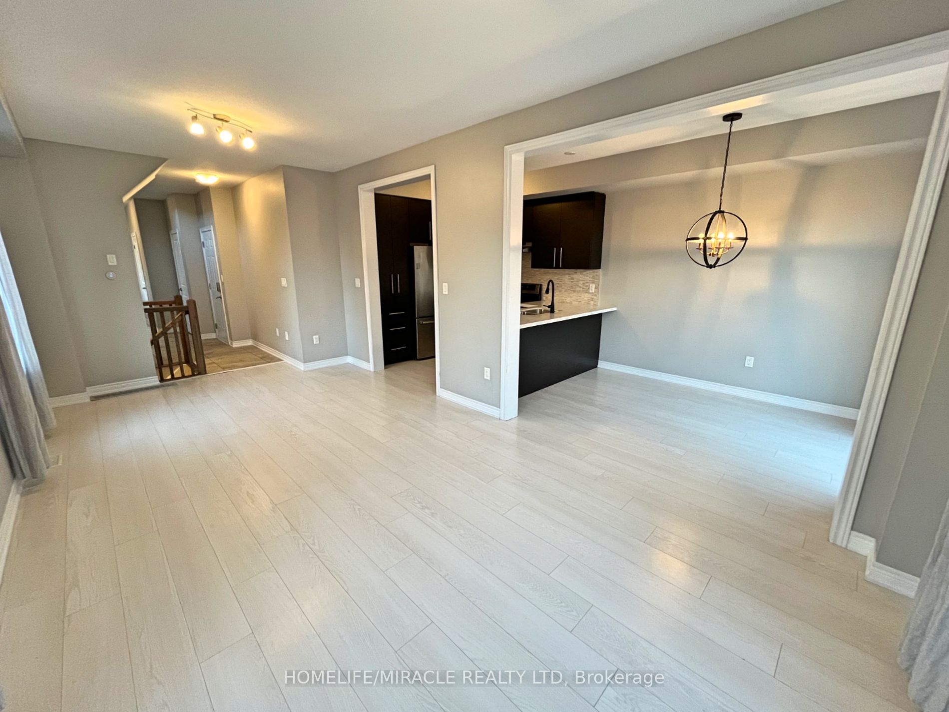 1890 Rymal Rd E #166