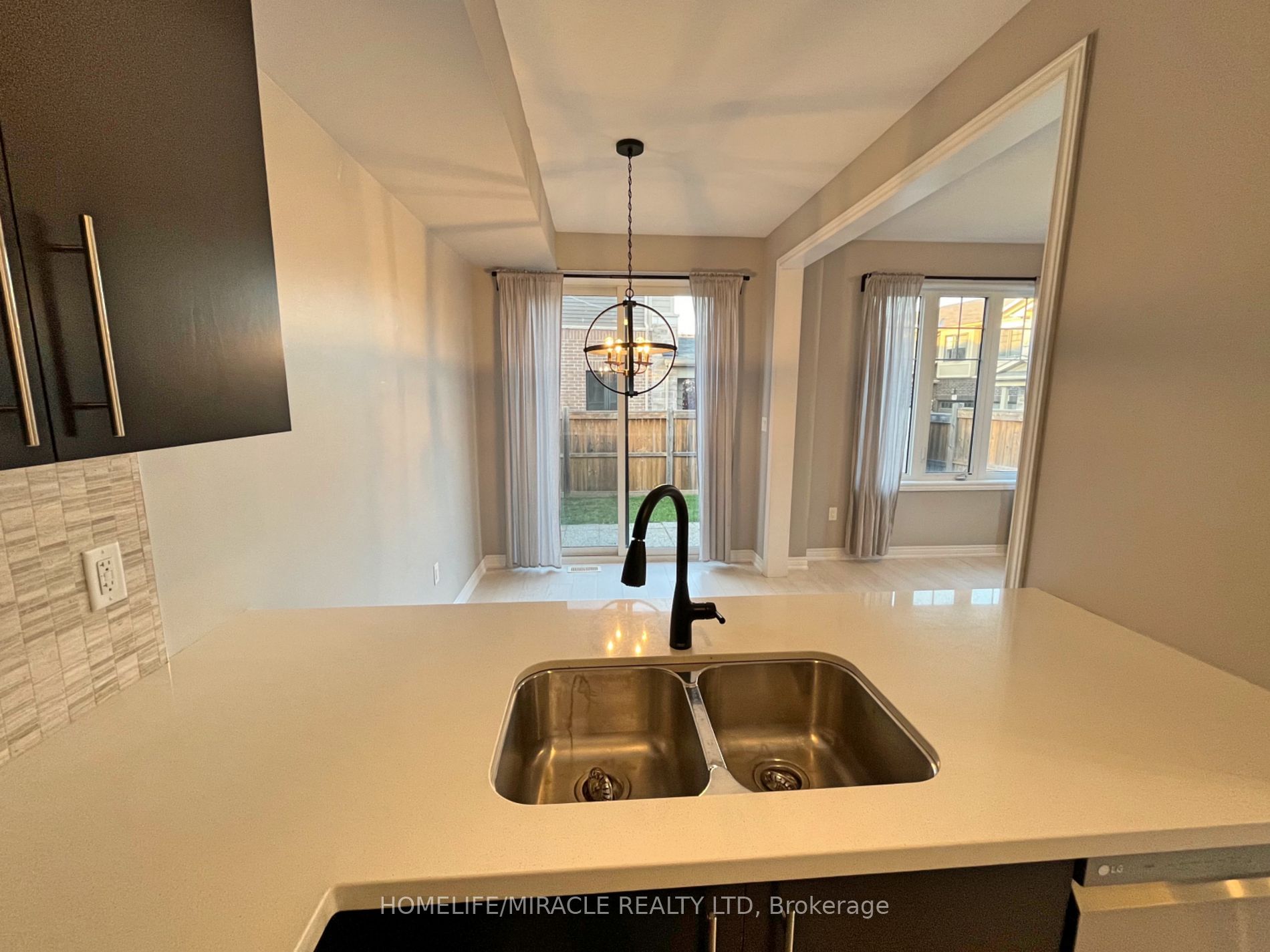 1890 Rymal Rd E #166