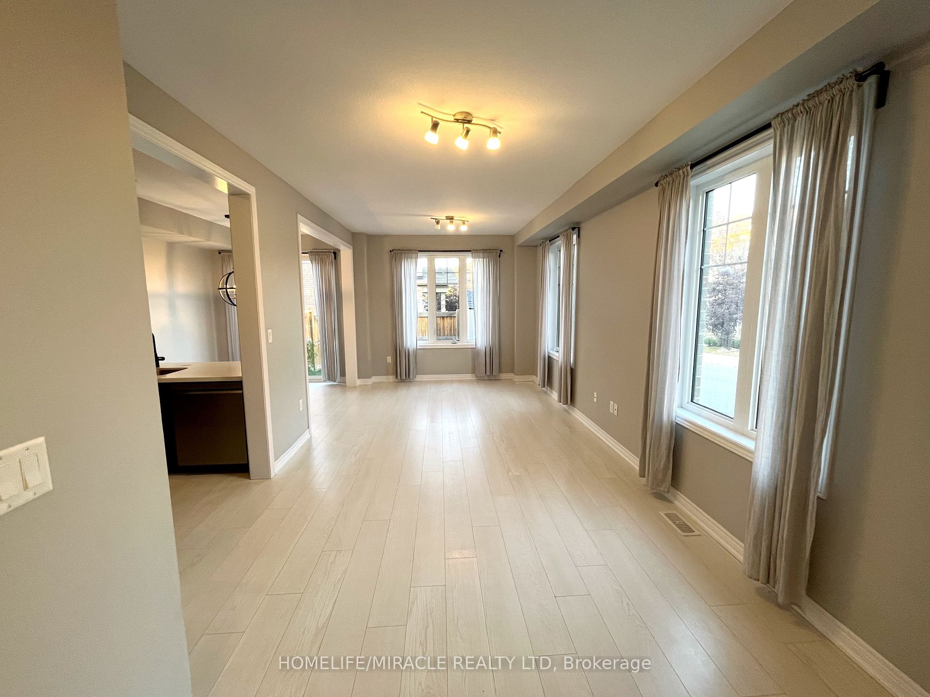 1890 Rymal Rd E #166