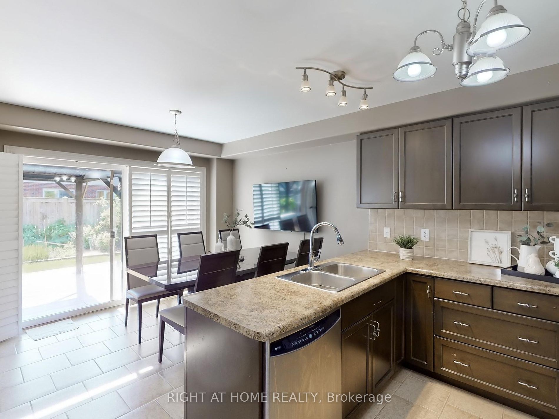 98 Willow Lane