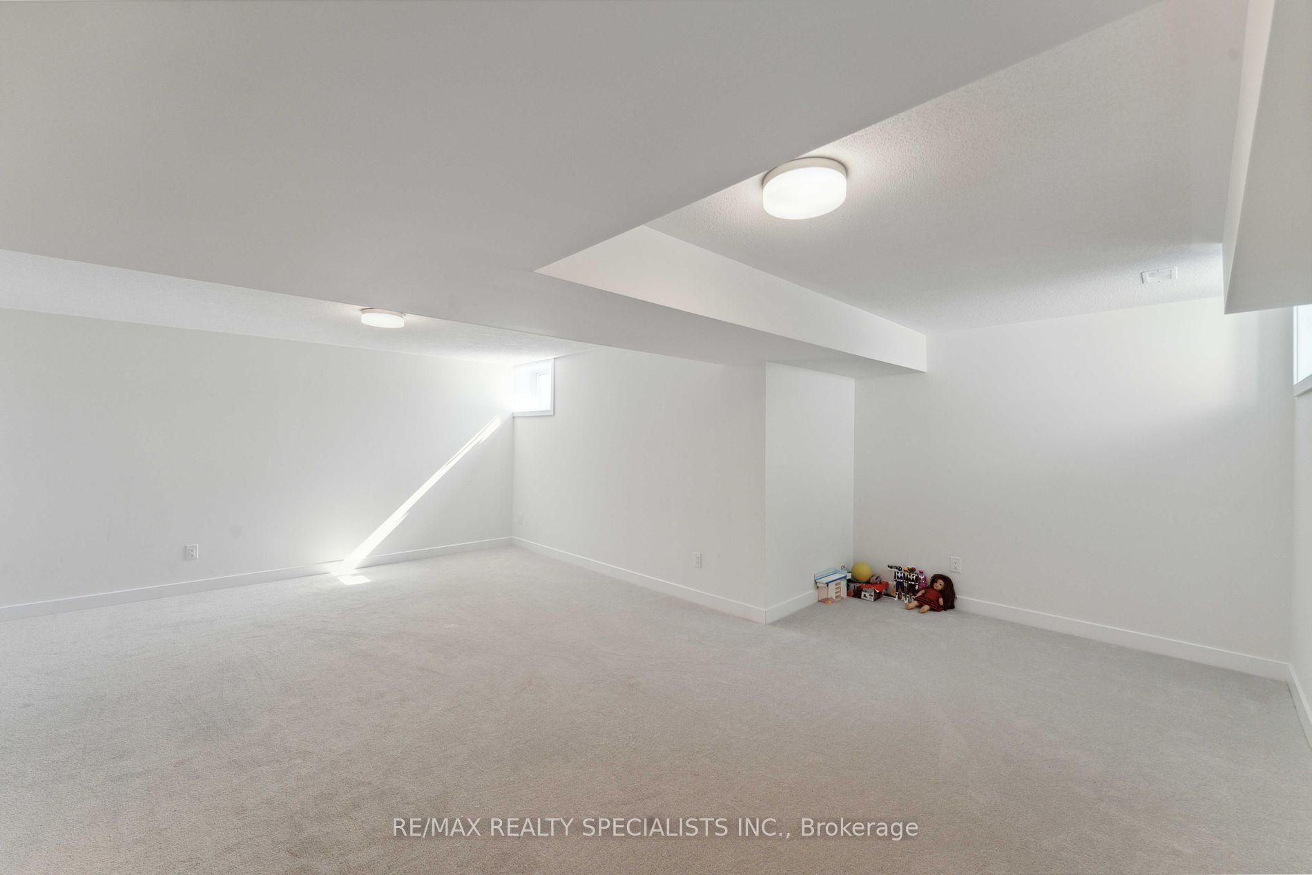 274 Turnbuckle Crescent