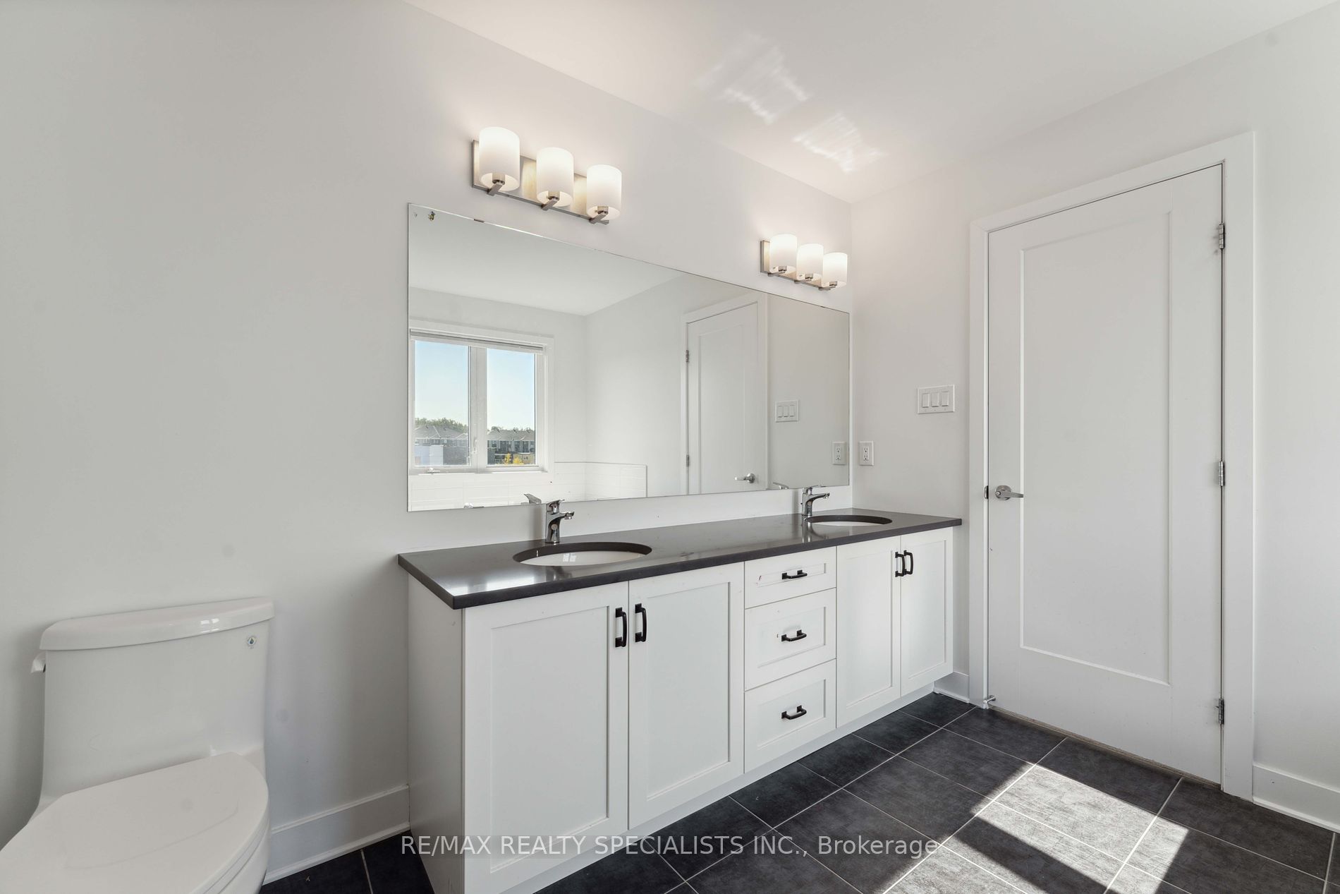 274 Turnbuckle Crescent