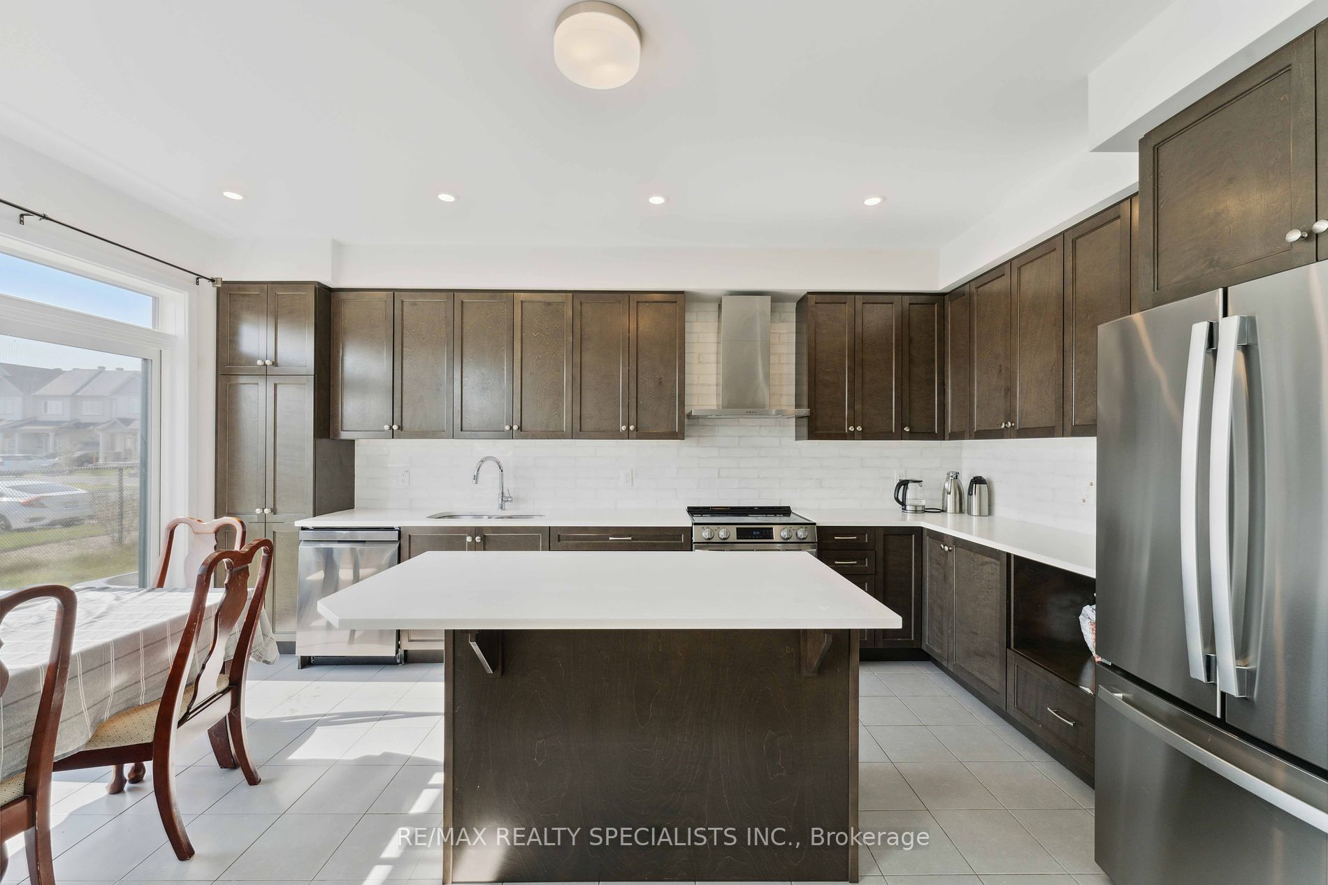 274 Turnbuckle Crescent