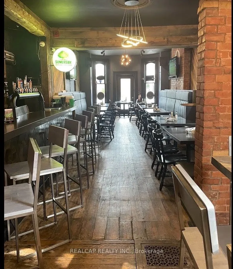 31 King Street E
