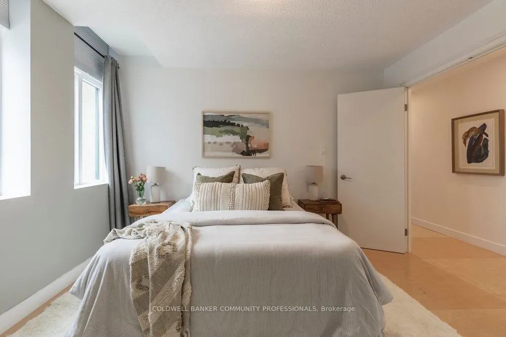 36 James Street S, #702