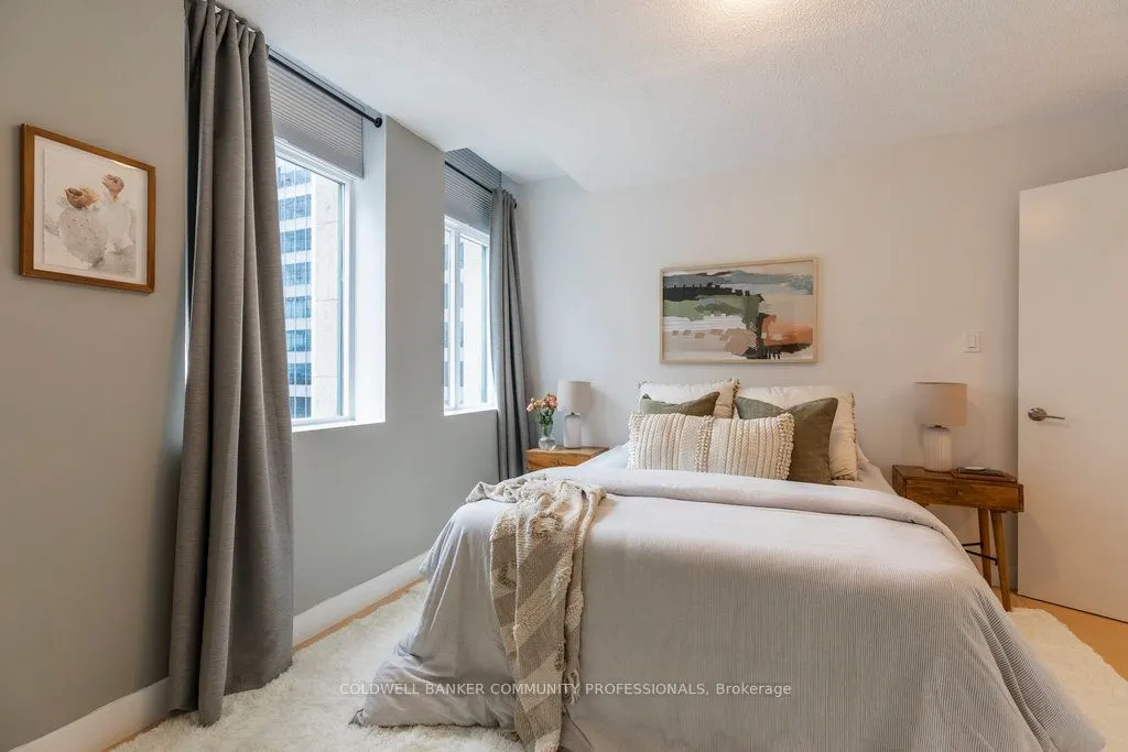 36 James Street S, #702