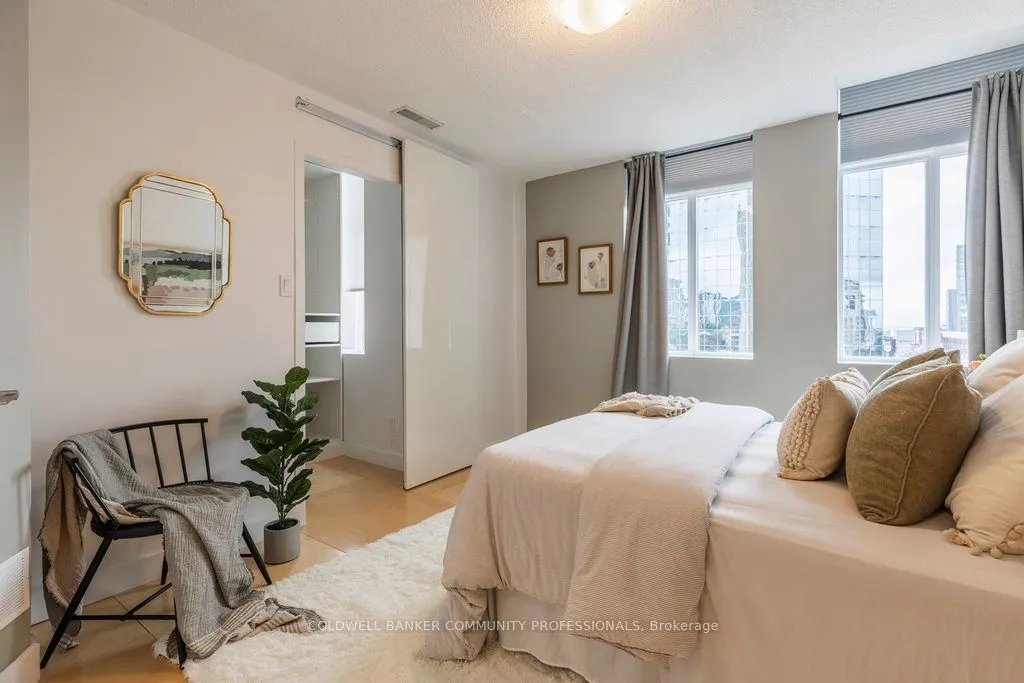 36 James Street S, #702