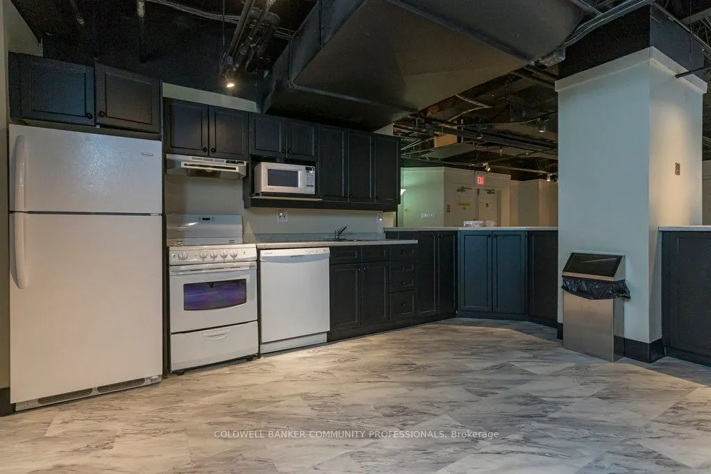36 James Street S, #702