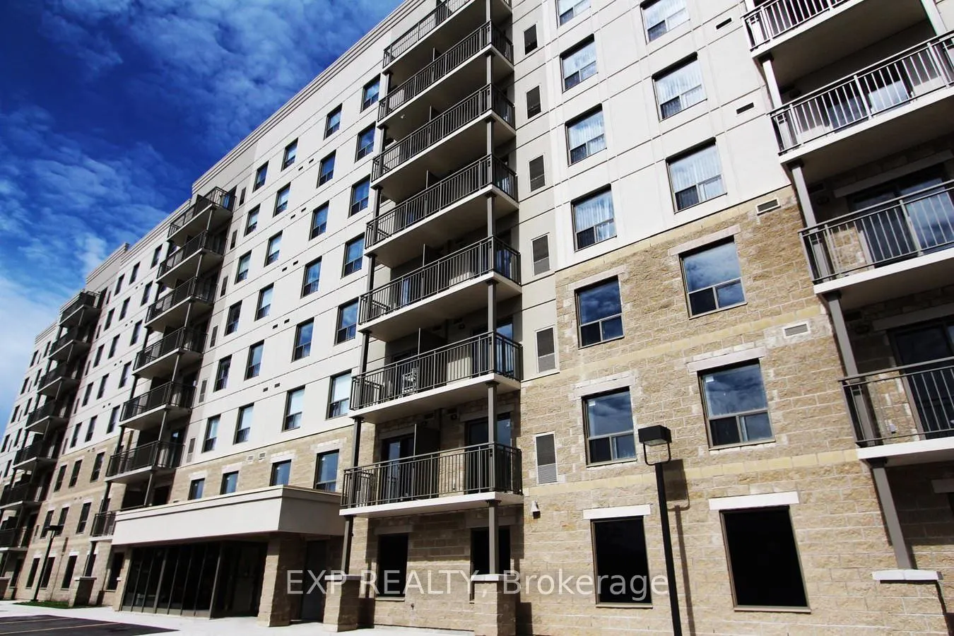 239 Auburn Drive #818