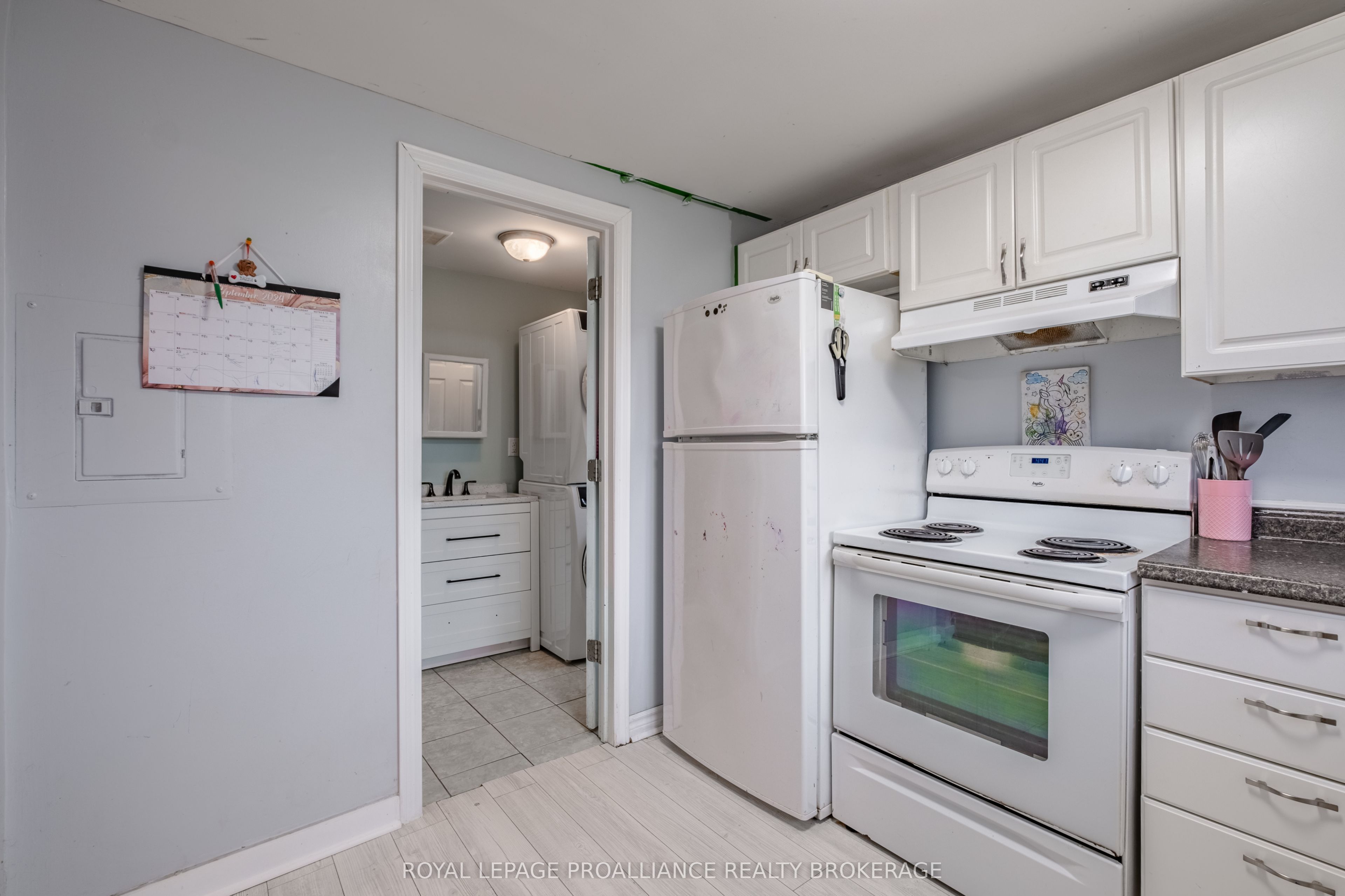10-12 Manitou Crescent