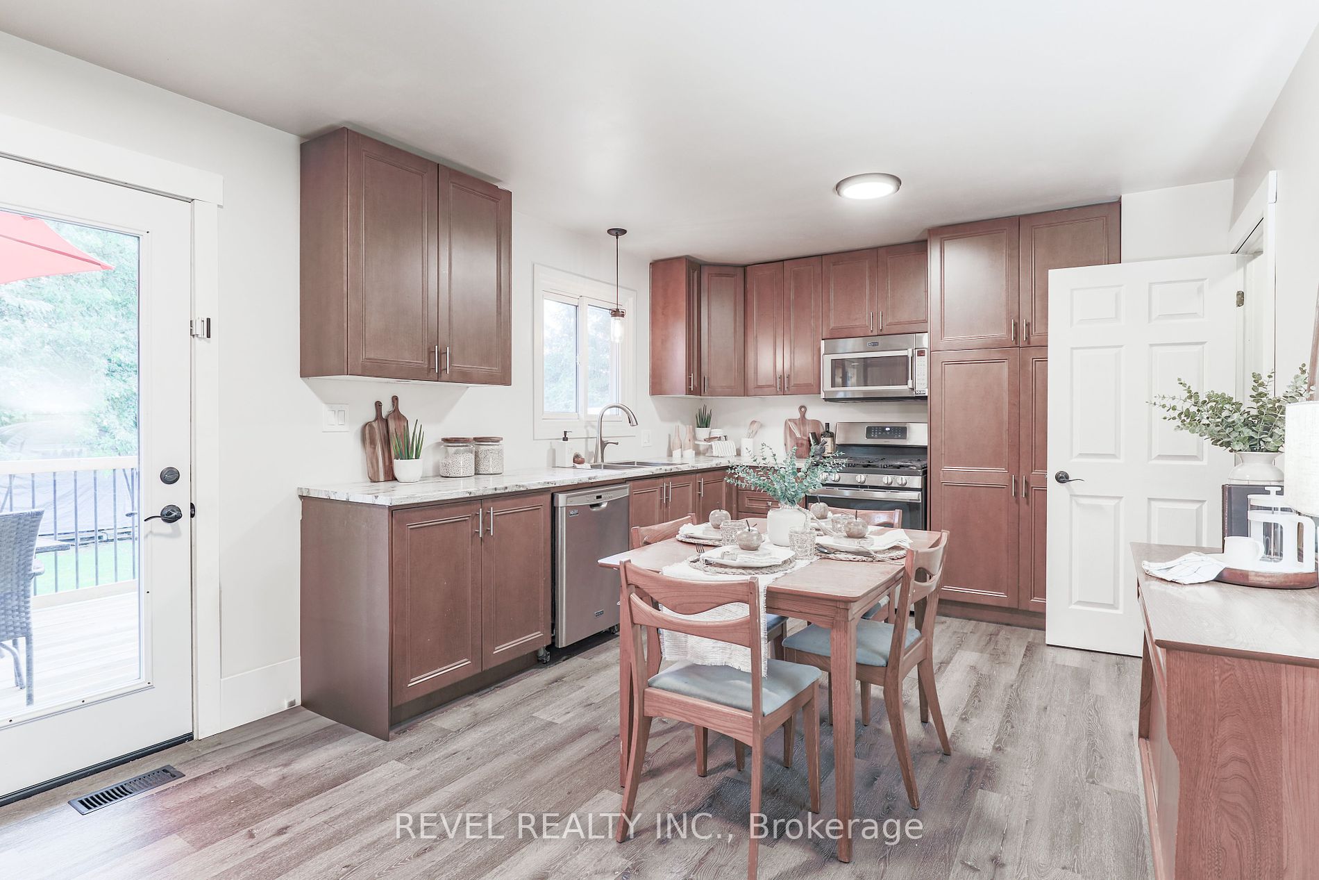 3880 Highway 35