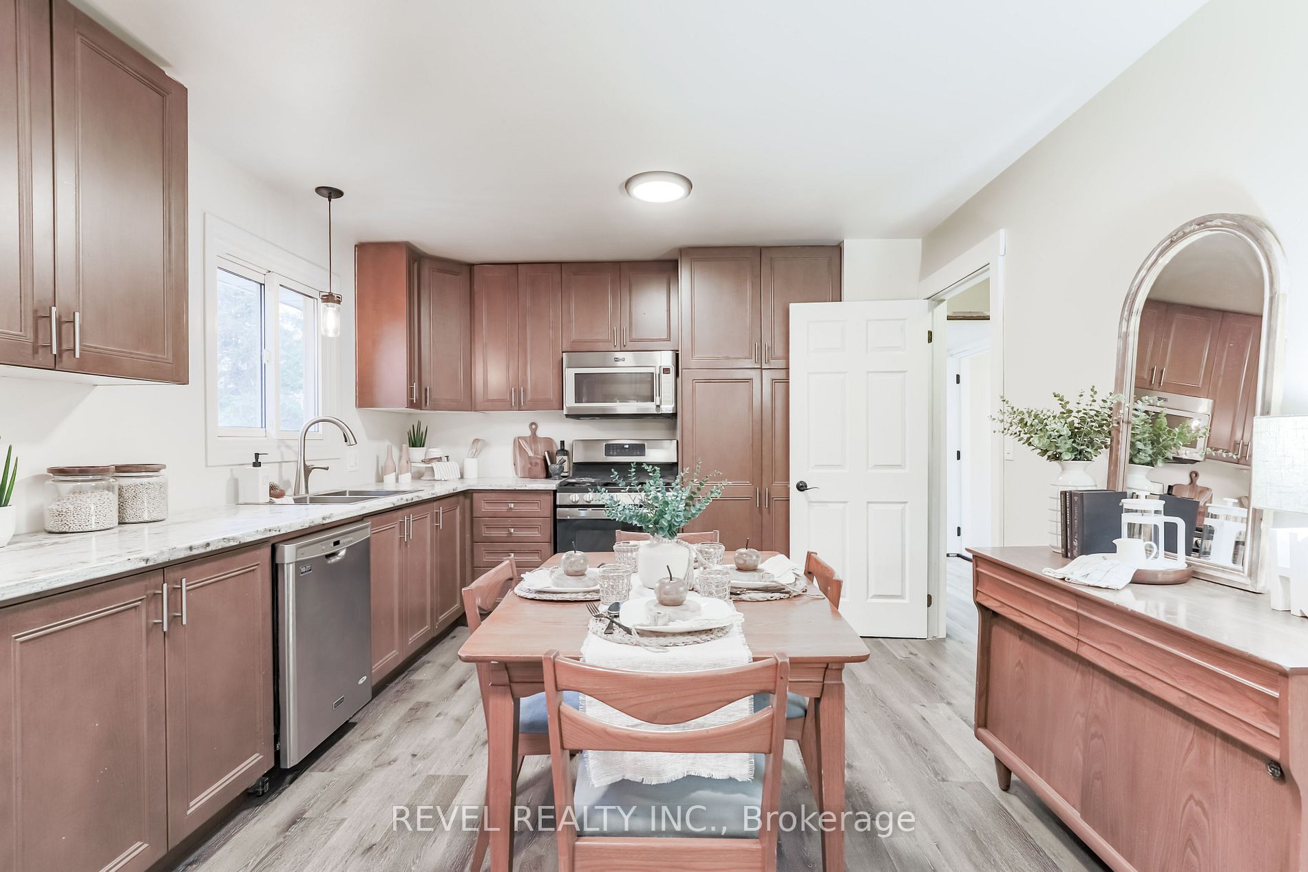 3880 Highway 35