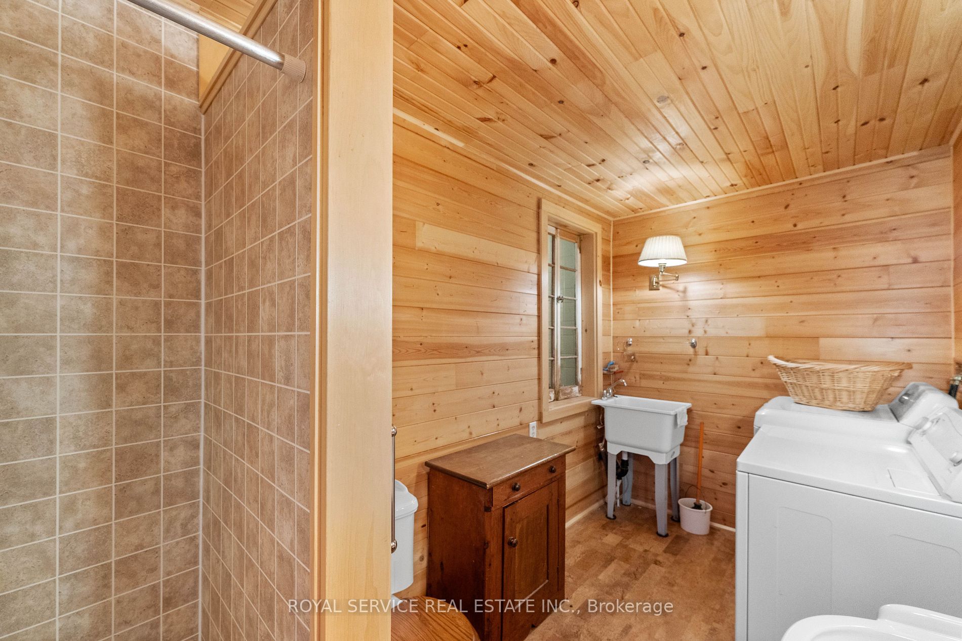367 Lakeshore Road
