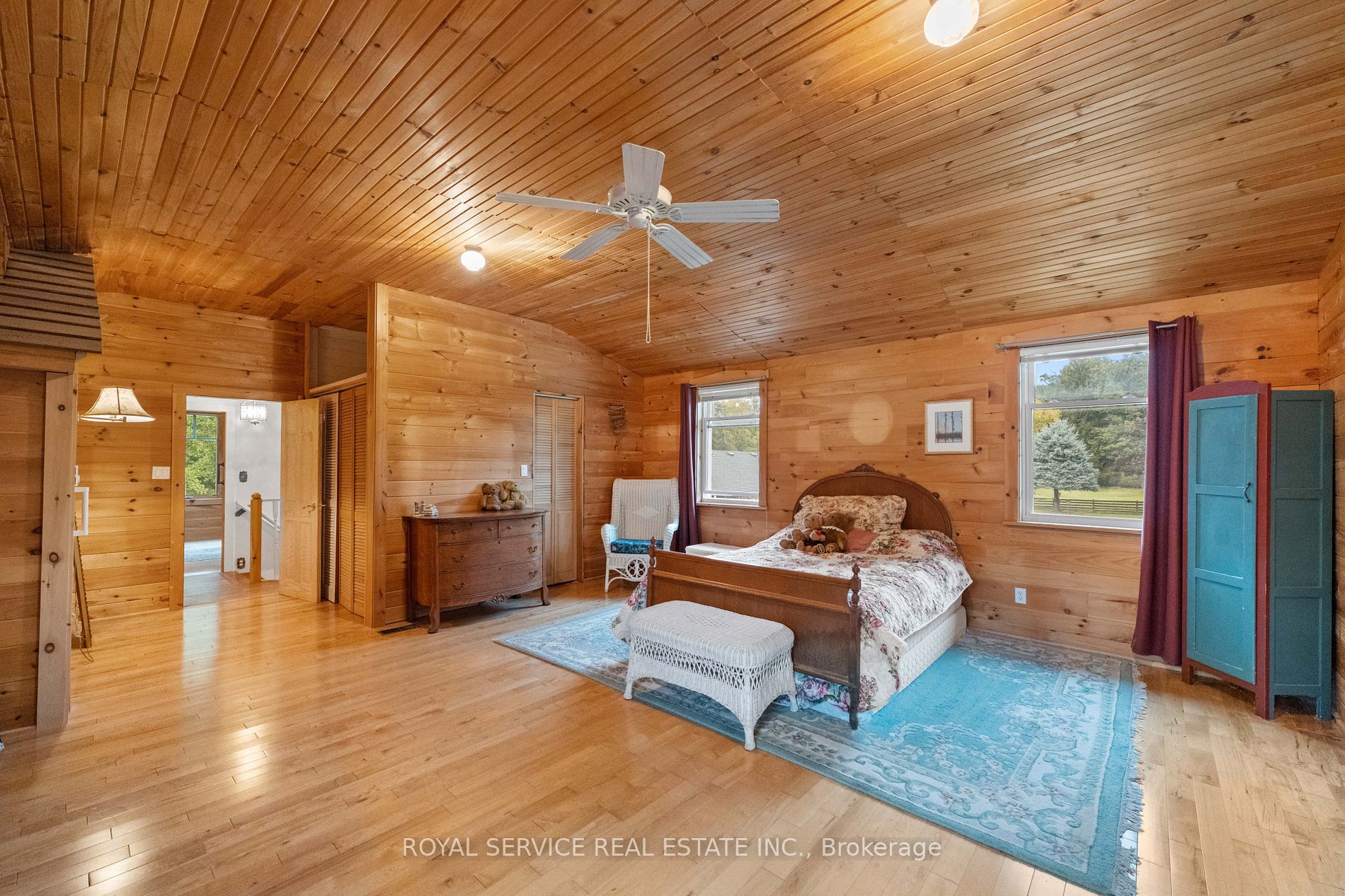 367 Lakeshore Road