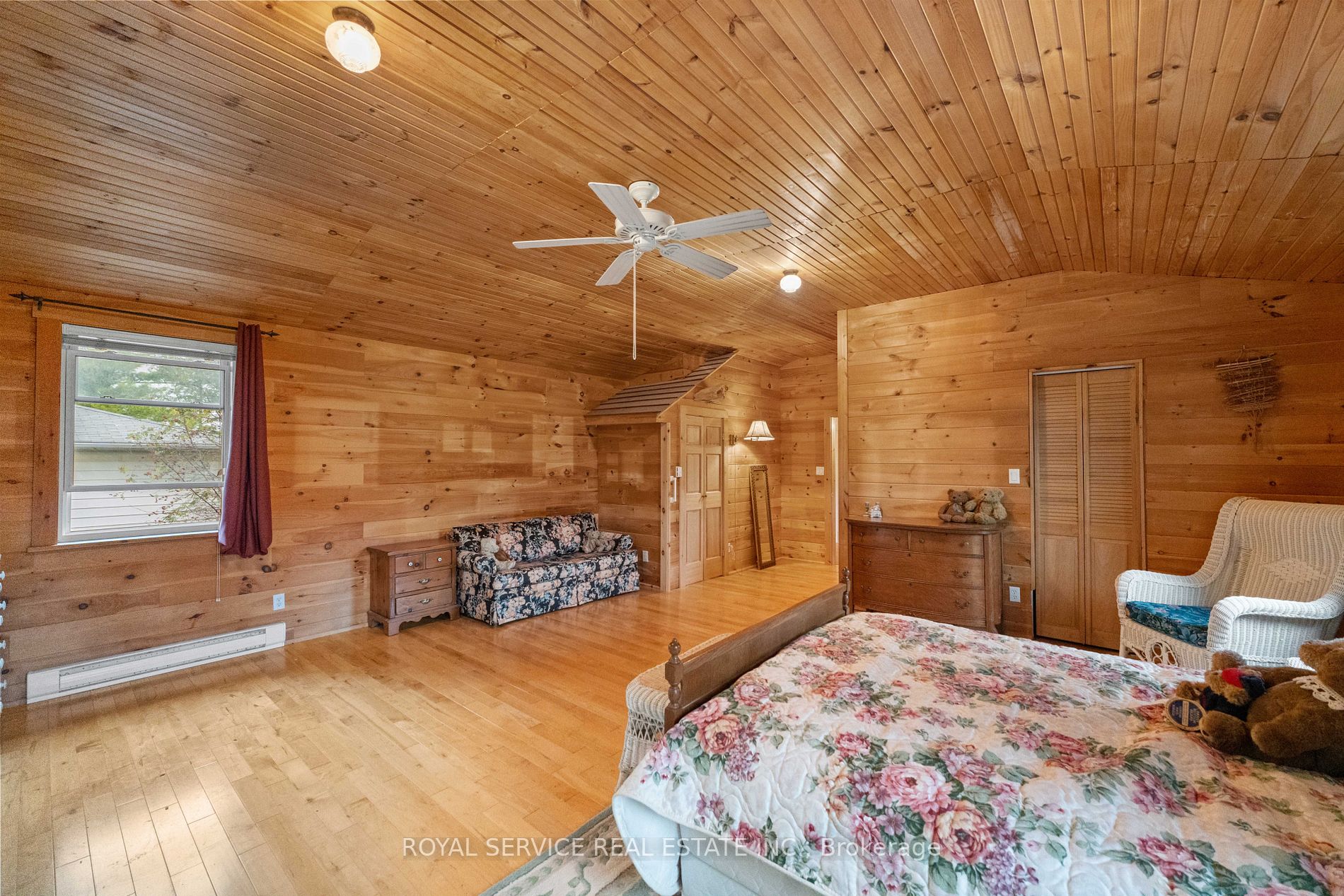 367 Lakeshore Road